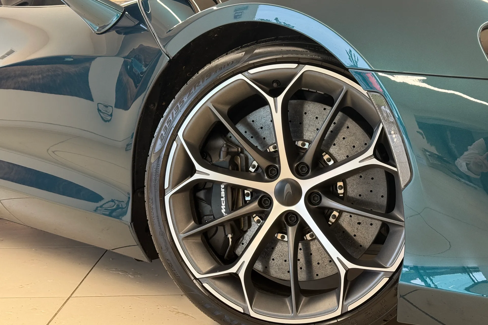 McLaren ARTURA thumbnail image number 21