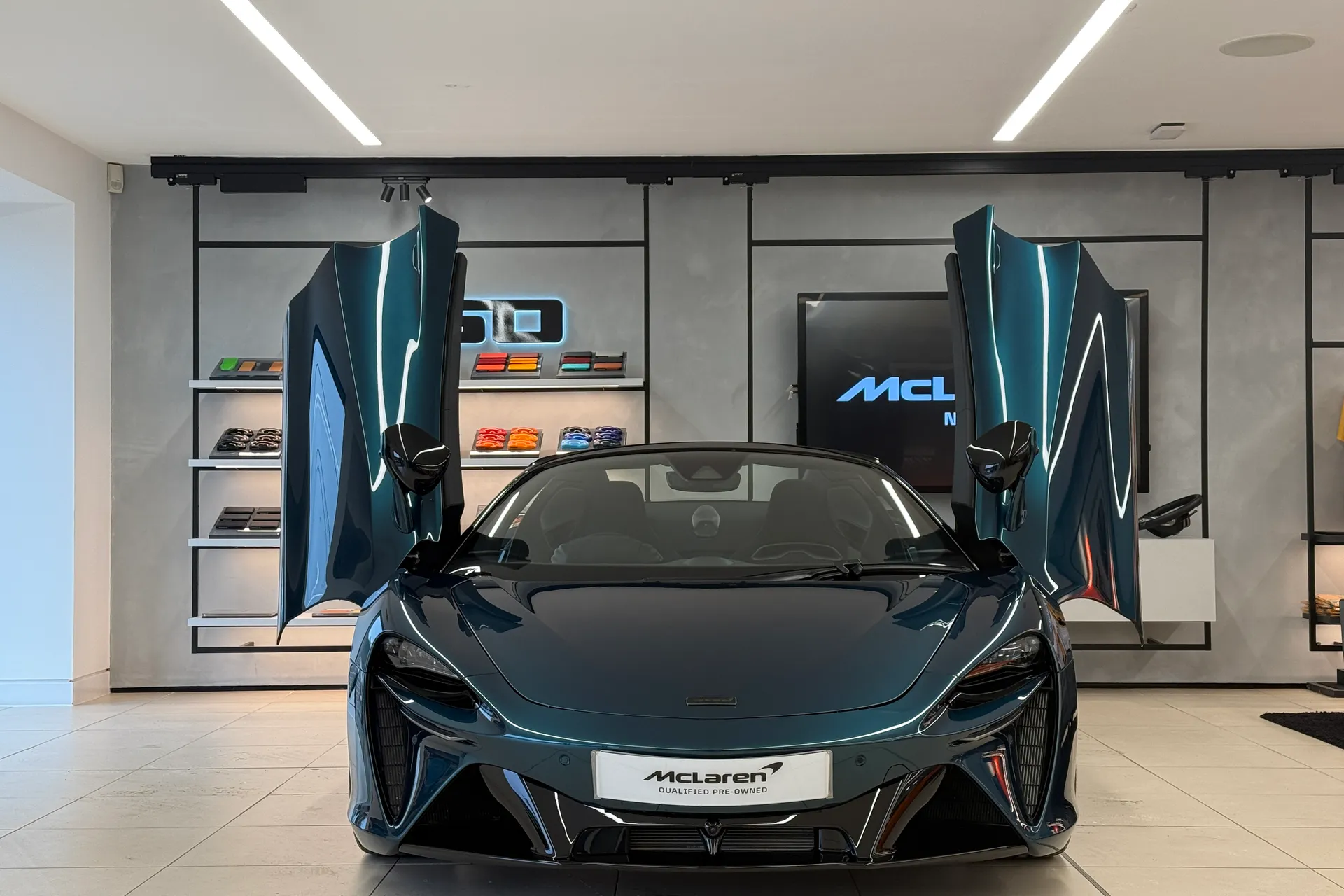 McLaren ARTURA thumbnail image number 37