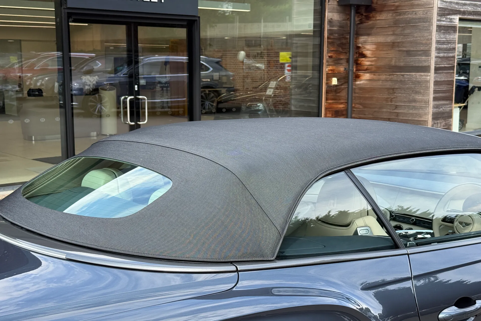 Bentley CONTINENTAL GTC thumbnail image number 39