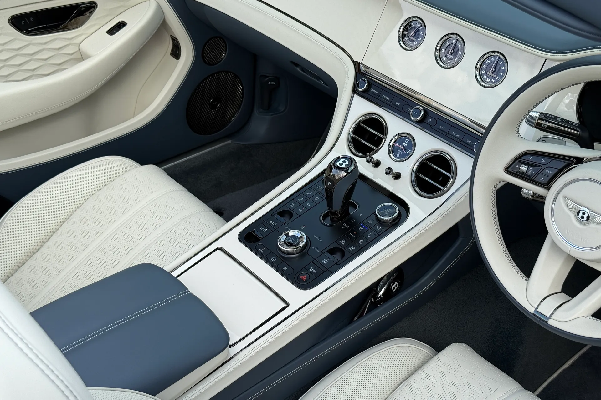 Bentley CONTINENTAL GTC thumbnail image number 25