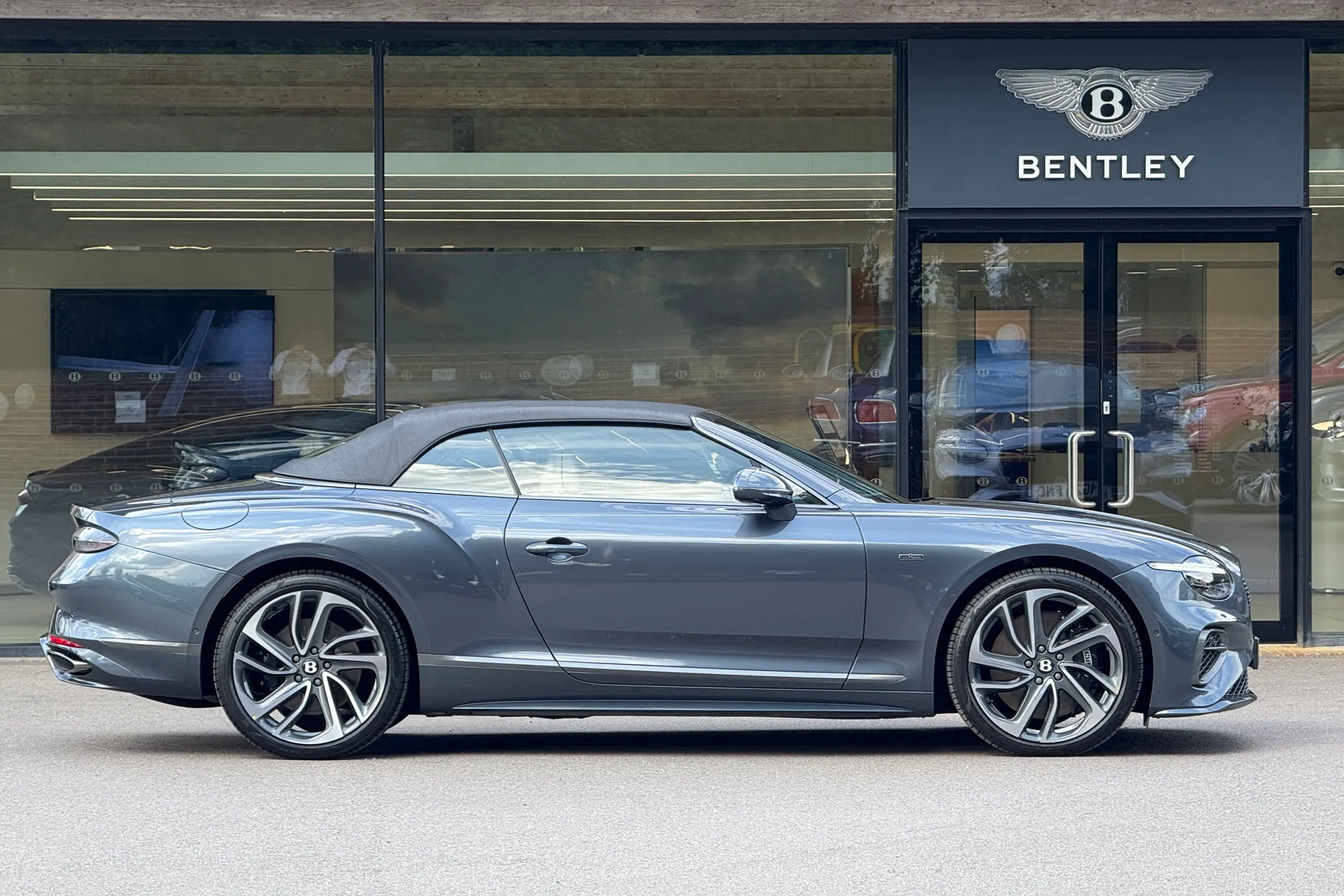 Bentley CONTINENTAL GTC thumbnail image number 58