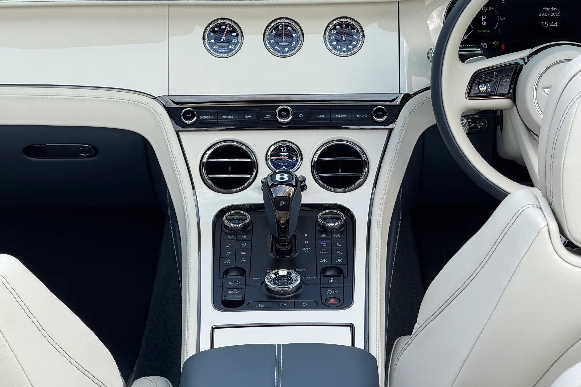 Bentley CONTINENTAL GTC thumbnail image number 26