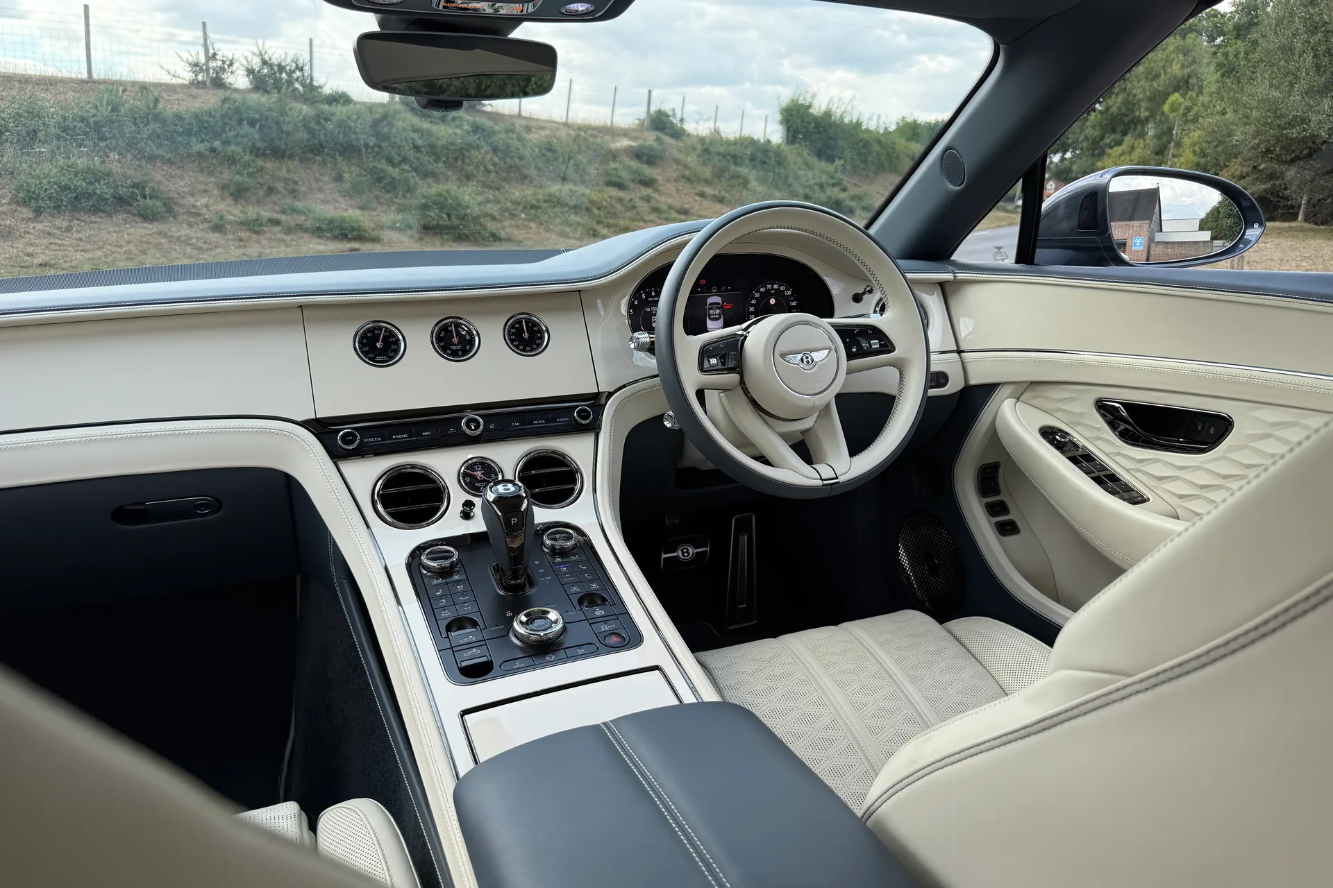 Bentley CONTINENTAL GTC thumbnail image number 42