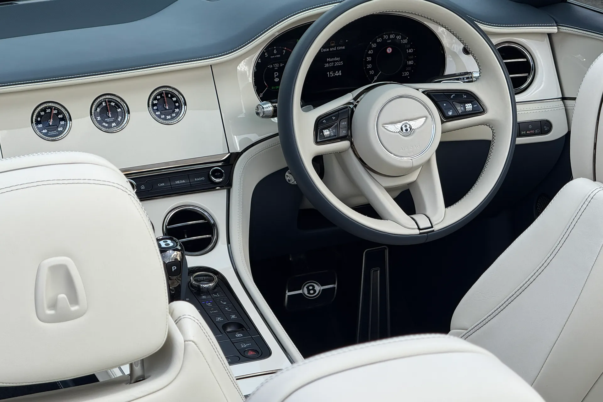Bentley CONTINENTAL GTC thumbnail image number 27