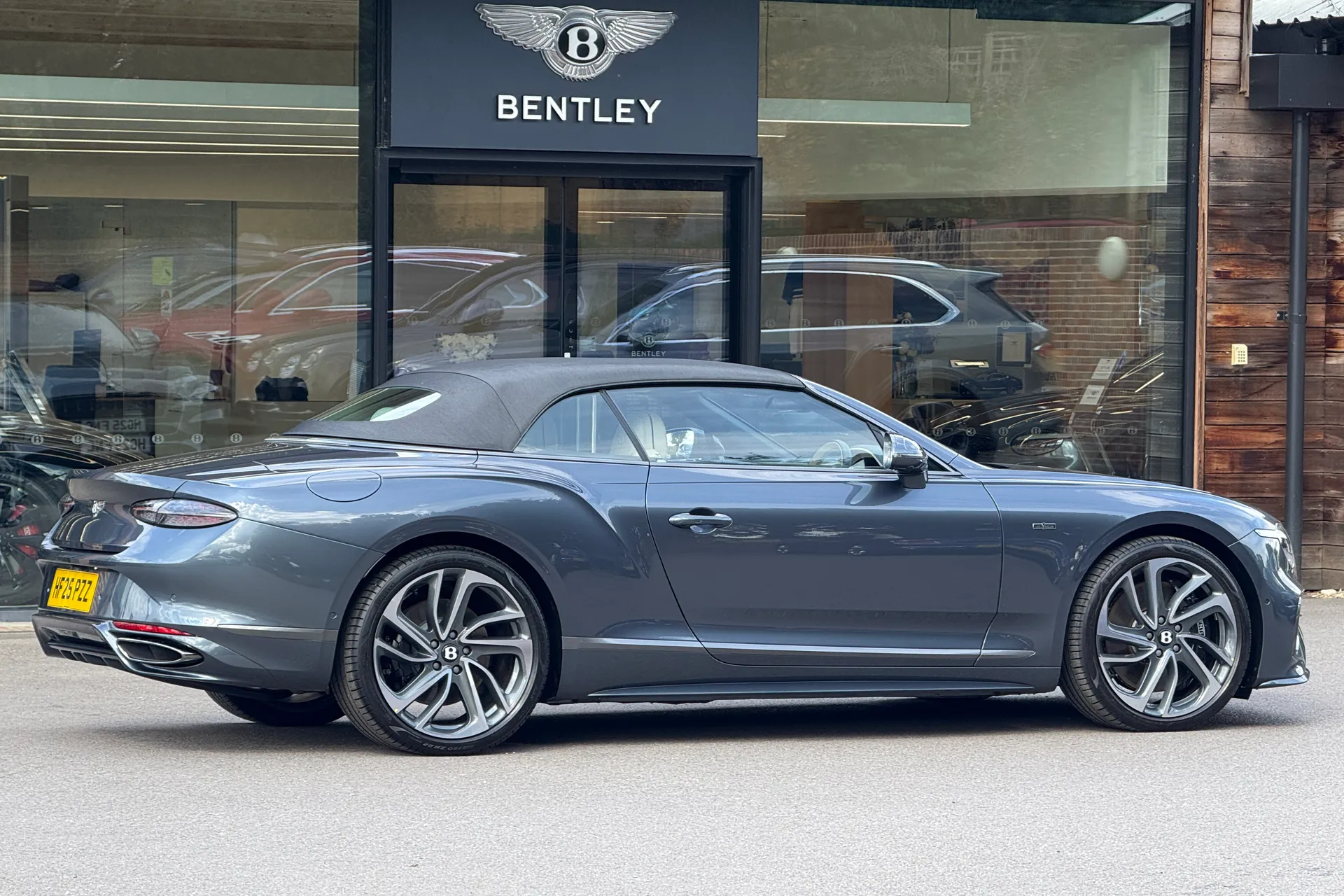 Bentley CONTINENTAL GTC thumbnail image number 59