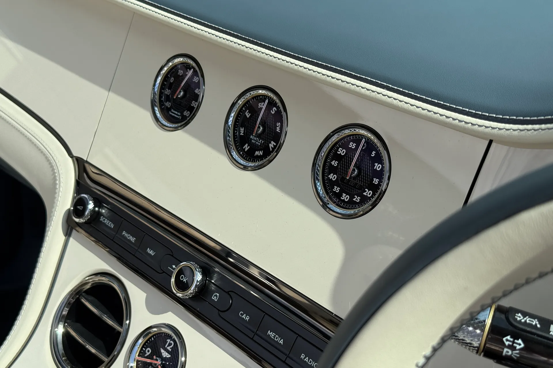 Bentley CONTINENTAL GTC thumbnail image number 6