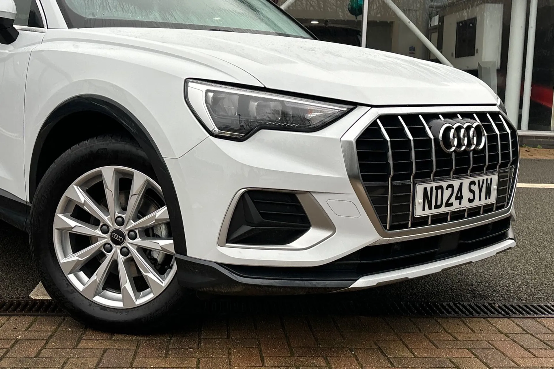 Audi Q3 thumbnail image number 5