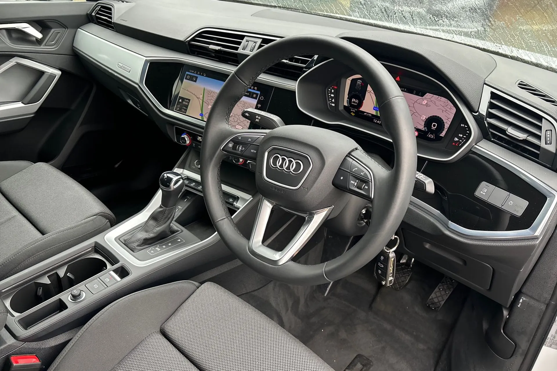 Audi Q3 thumbnail image number 25