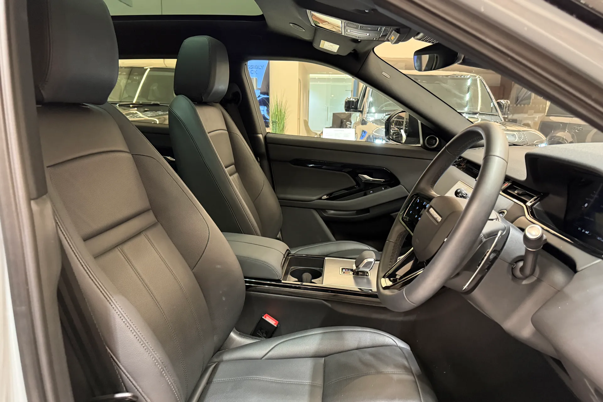 LAND ROVER RANGE ROVER EVOQUE thumbnail image number 26