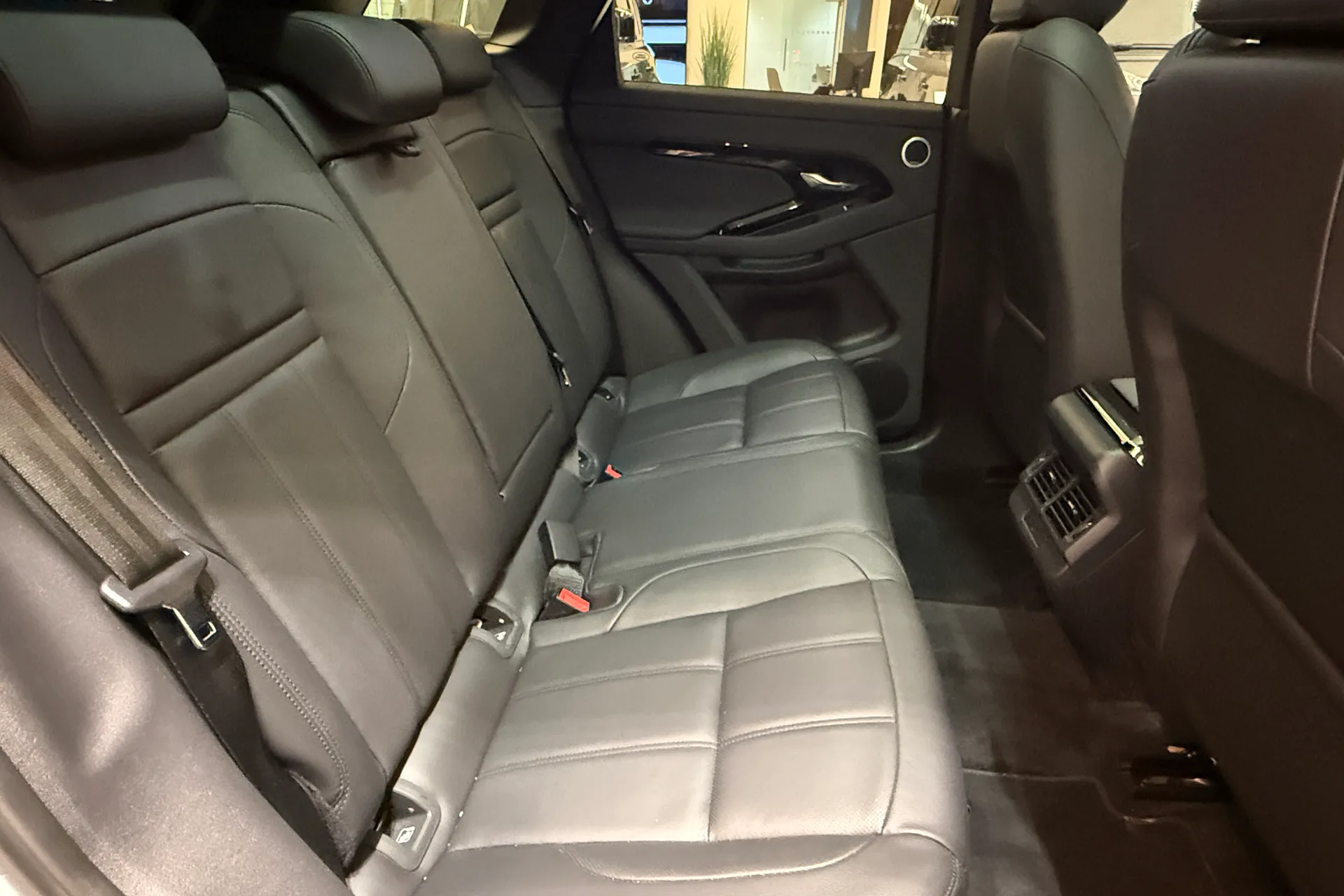 LAND ROVER RANGE ROVER EVOQUE thumbnail image number 21