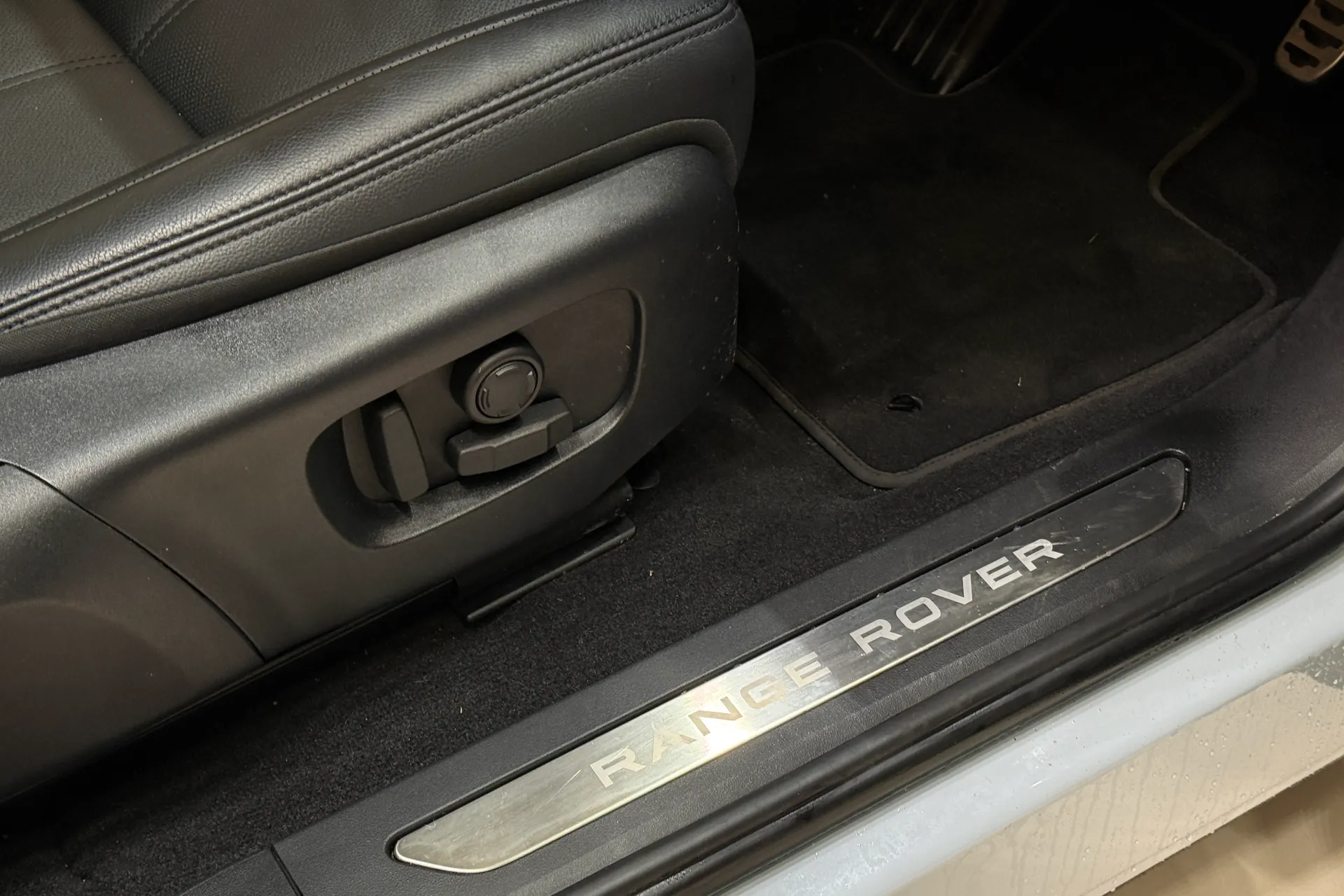 LAND ROVER RANGE ROVER EVOQUE thumbnail image number 25