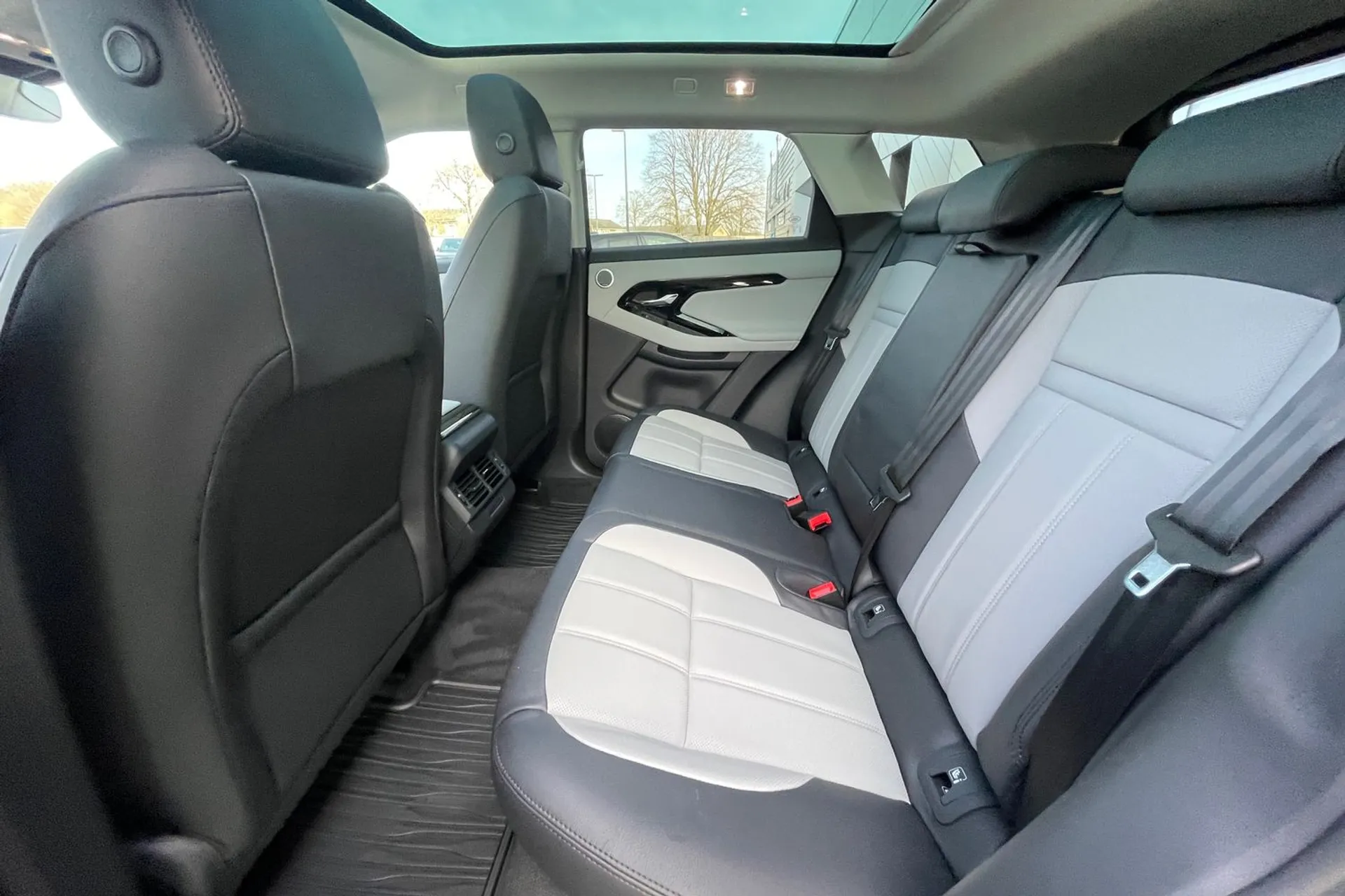 LAND ROVER RANGE ROVER EVOQUE thumbnail image number 51