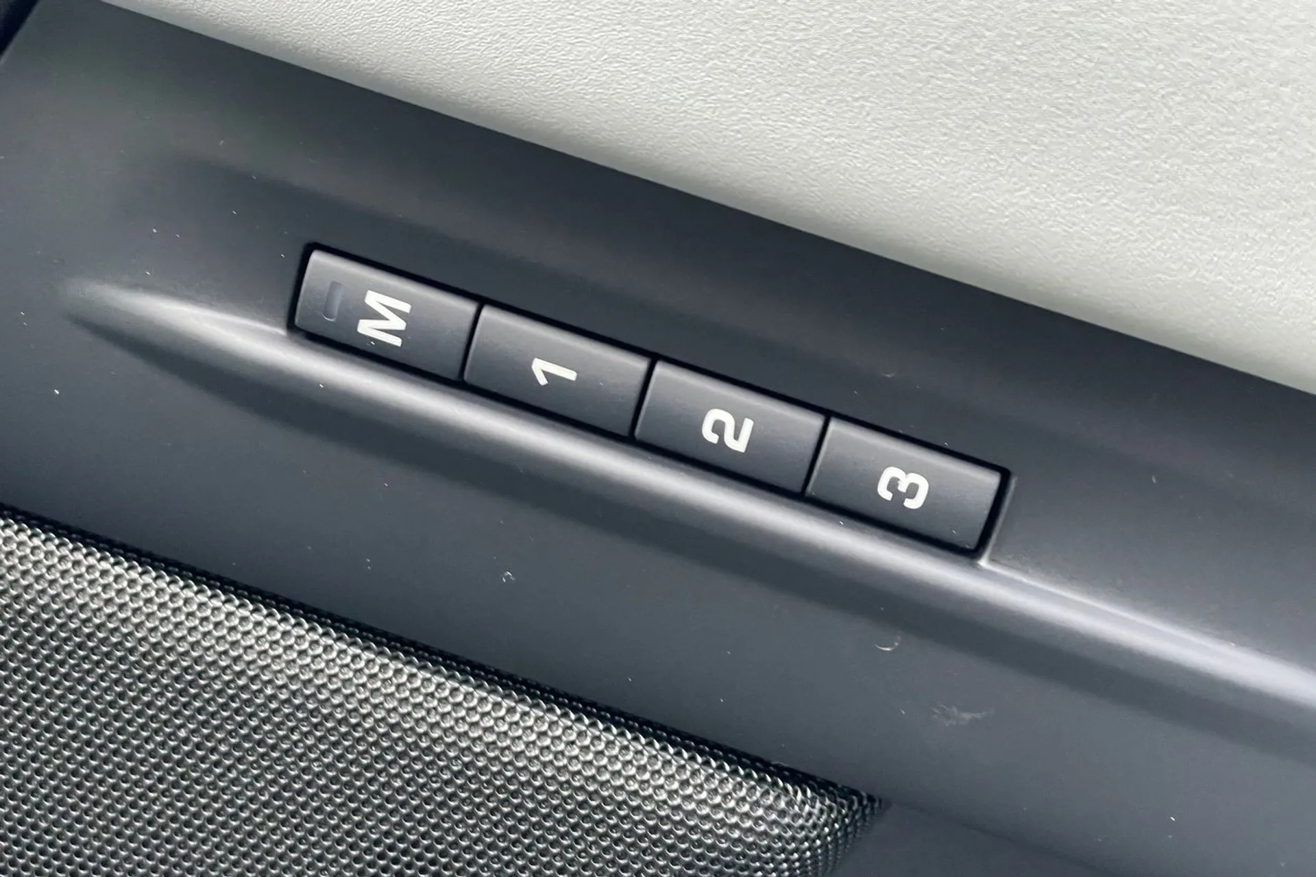 LAND ROVER RANGE ROVER EVOQUE thumbnail image number 54