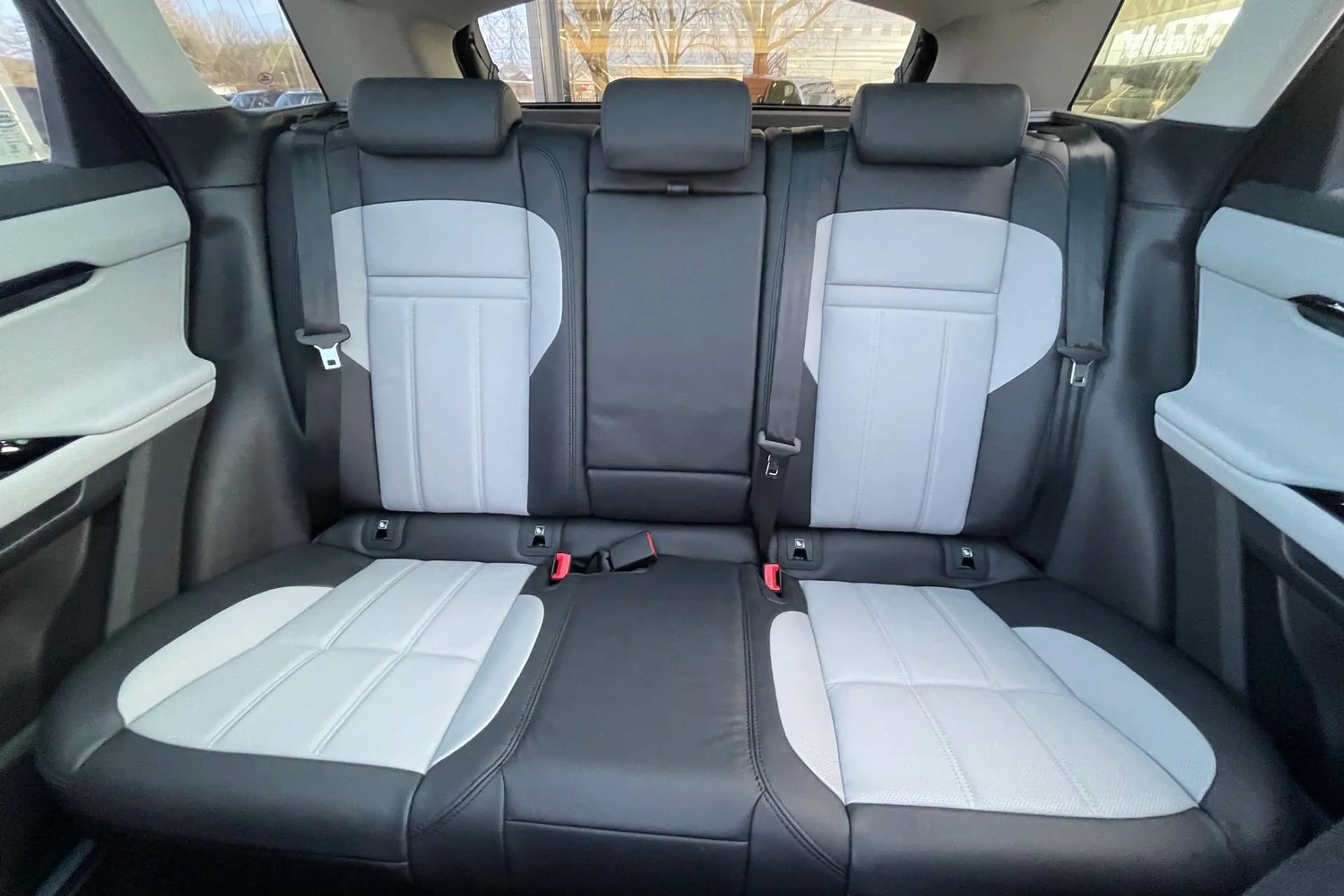 LAND ROVER RANGE ROVER EVOQUE thumbnail image number 11