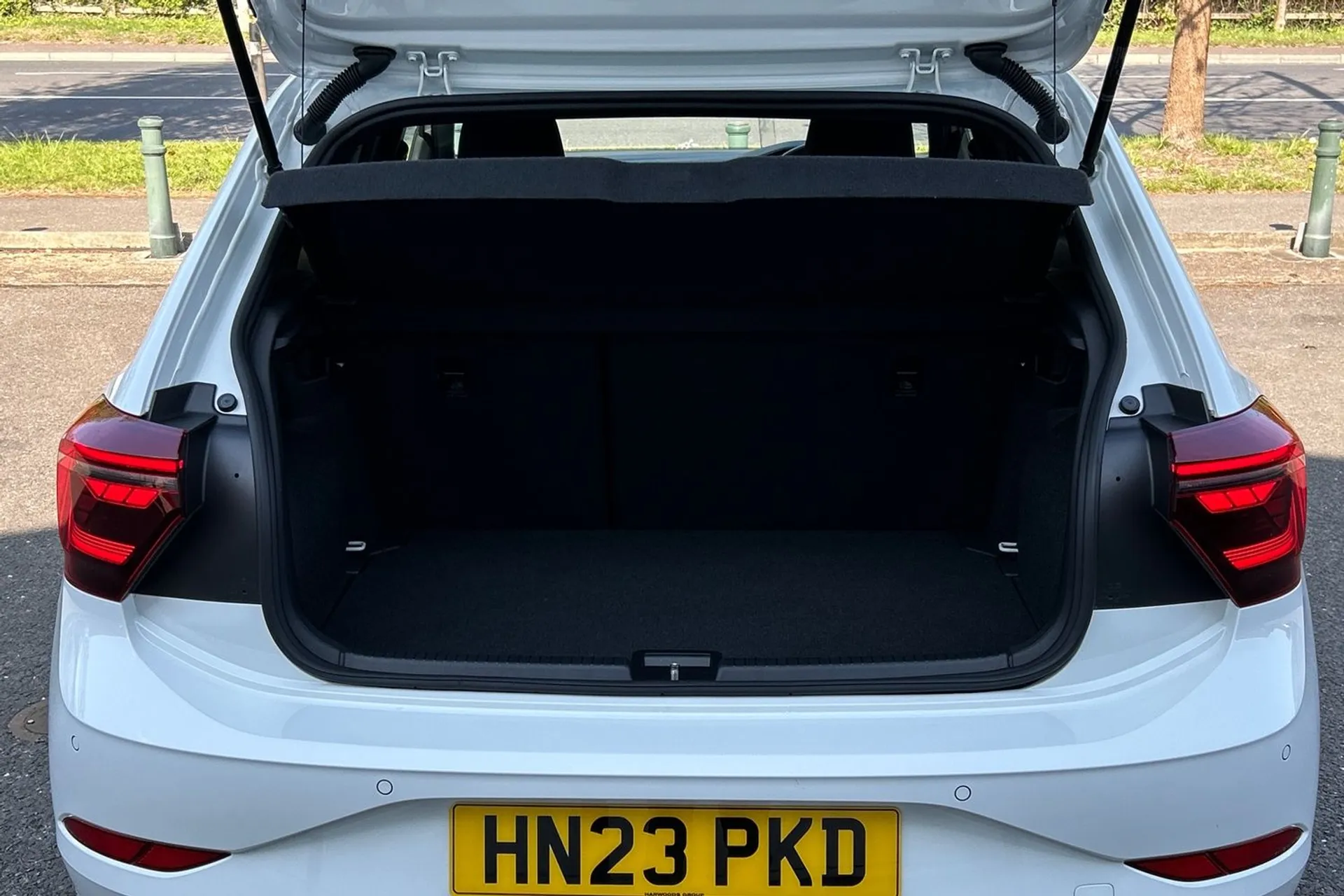 VOLKSWAGEN POLO thumbnail image number 31