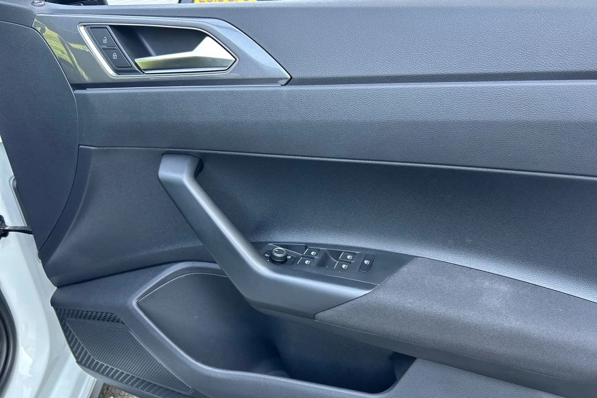 VOLKSWAGEN POLO thumbnail image number 46