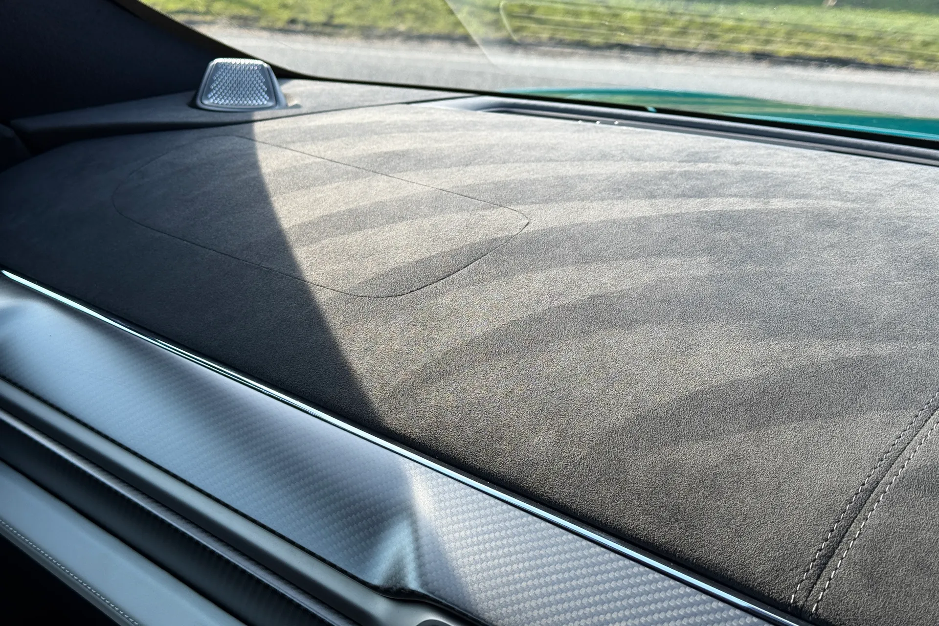 Aston Martin Vanquish thumbnail image number 8