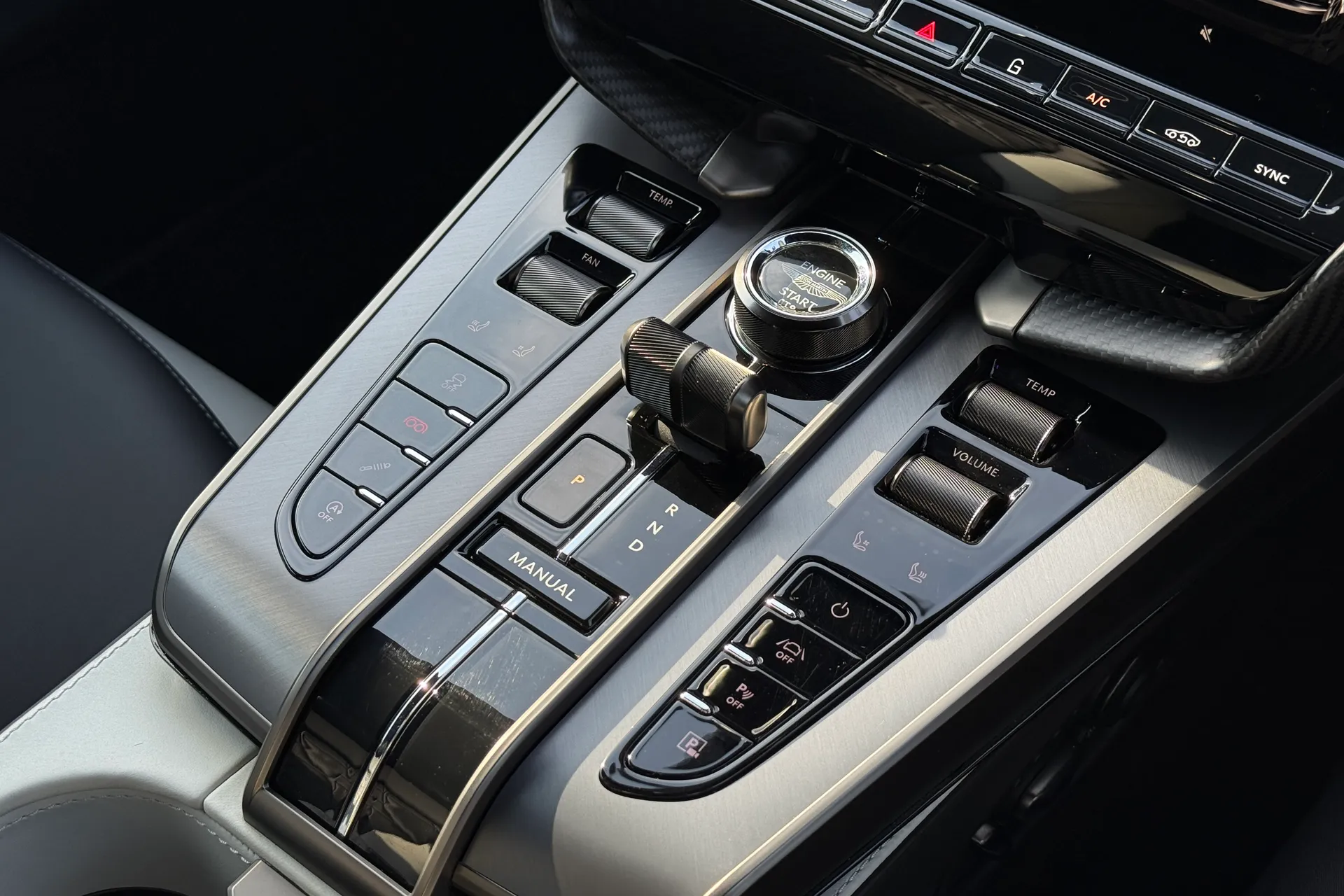 Aston Martin Vanquish thumbnail image number 6