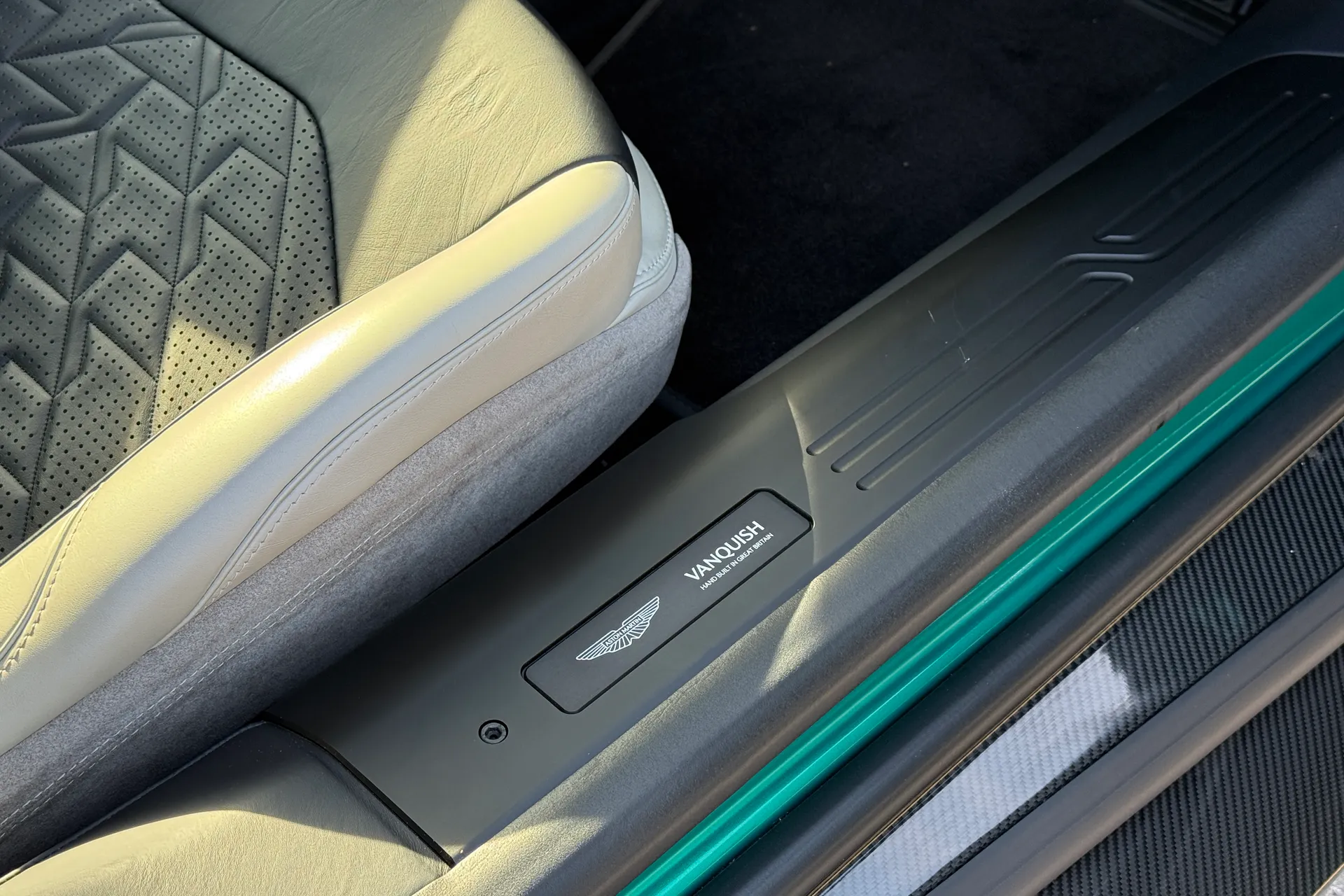 Aston Martin Vanquish thumbnail image number 27