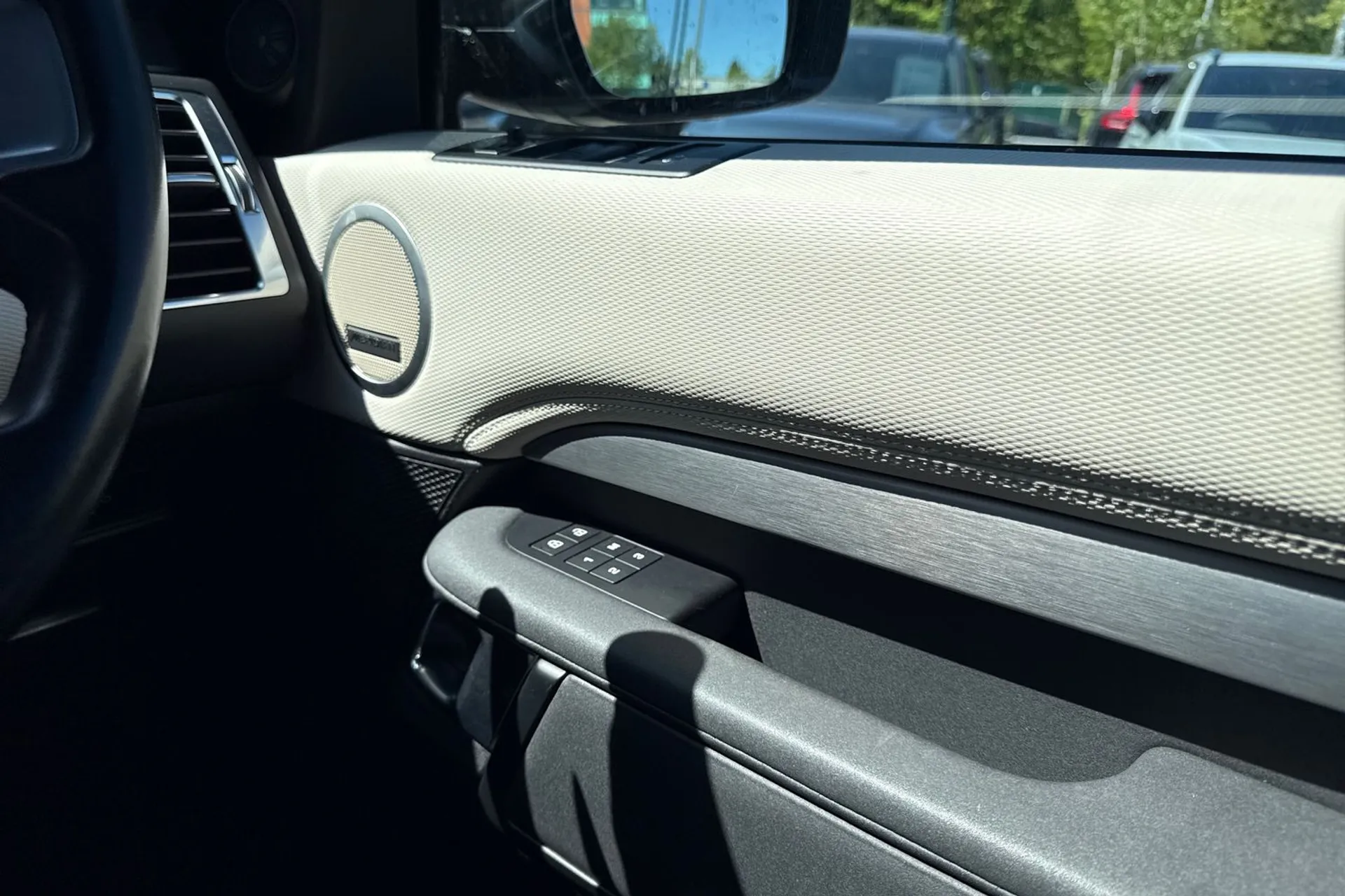 LAND ROVER DISCOVERY thumbnail image number 41