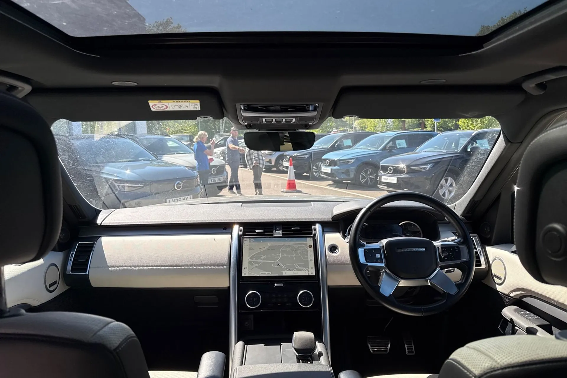 LAND ROVER DISCOVERY thumbnail image number 3