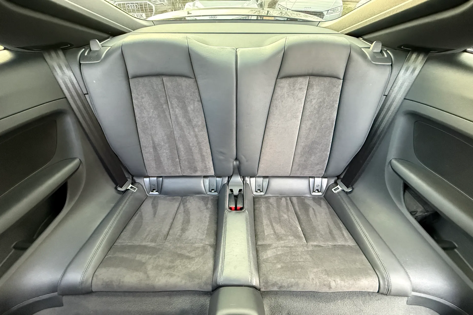 Audi TT thumbnail image number 32