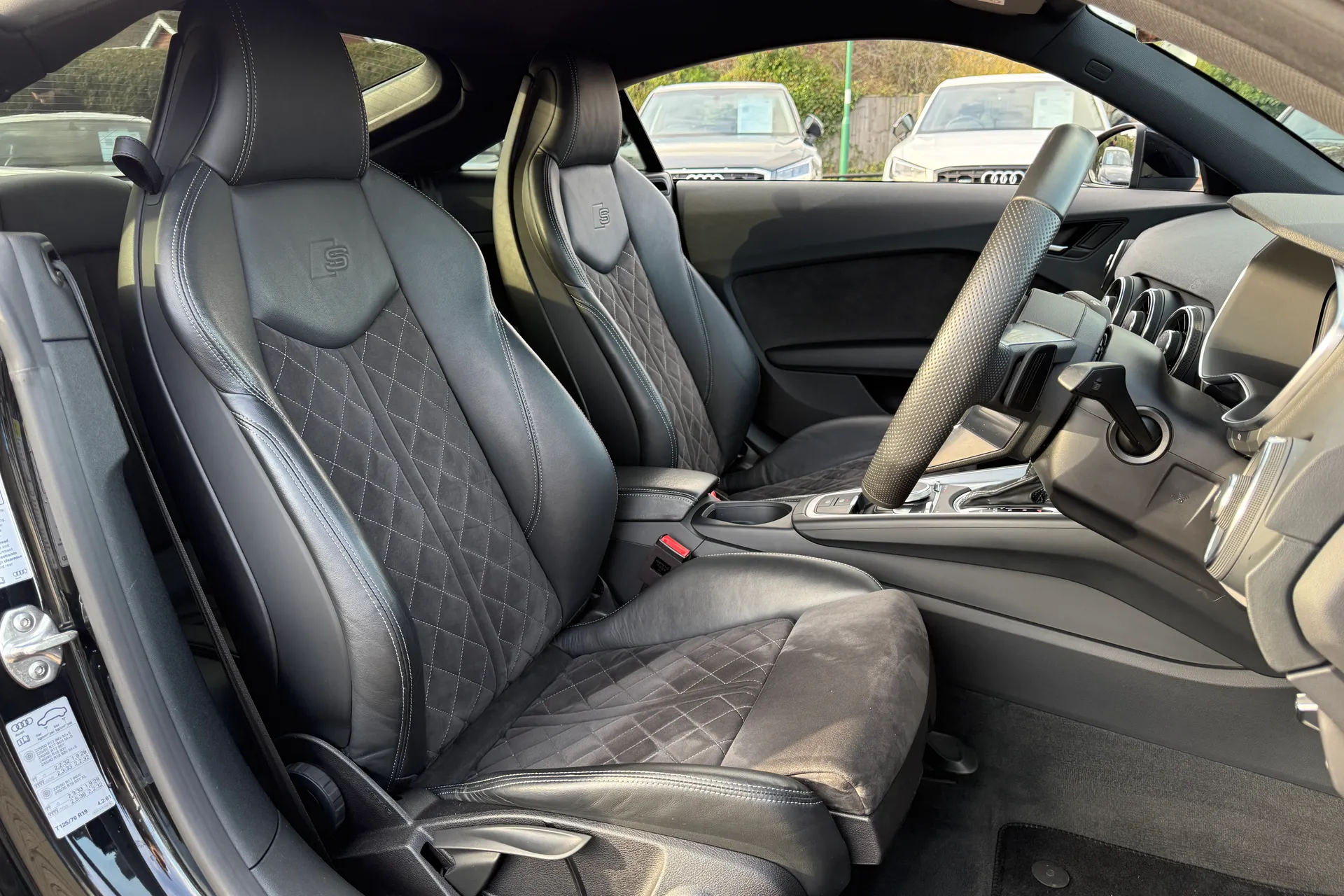 Audi TT thumbnail image number 23