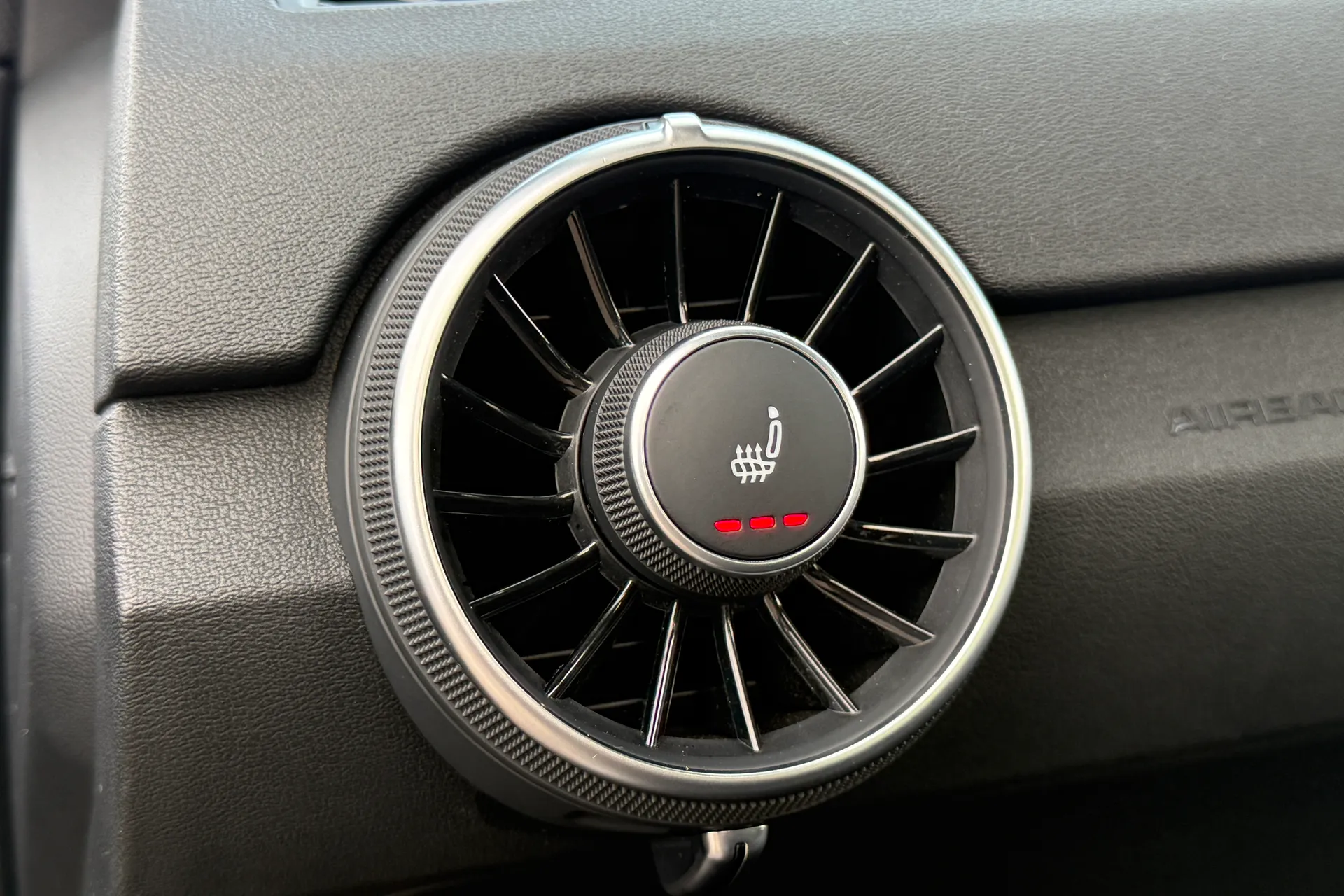 Audi TT thumbnail image number 12