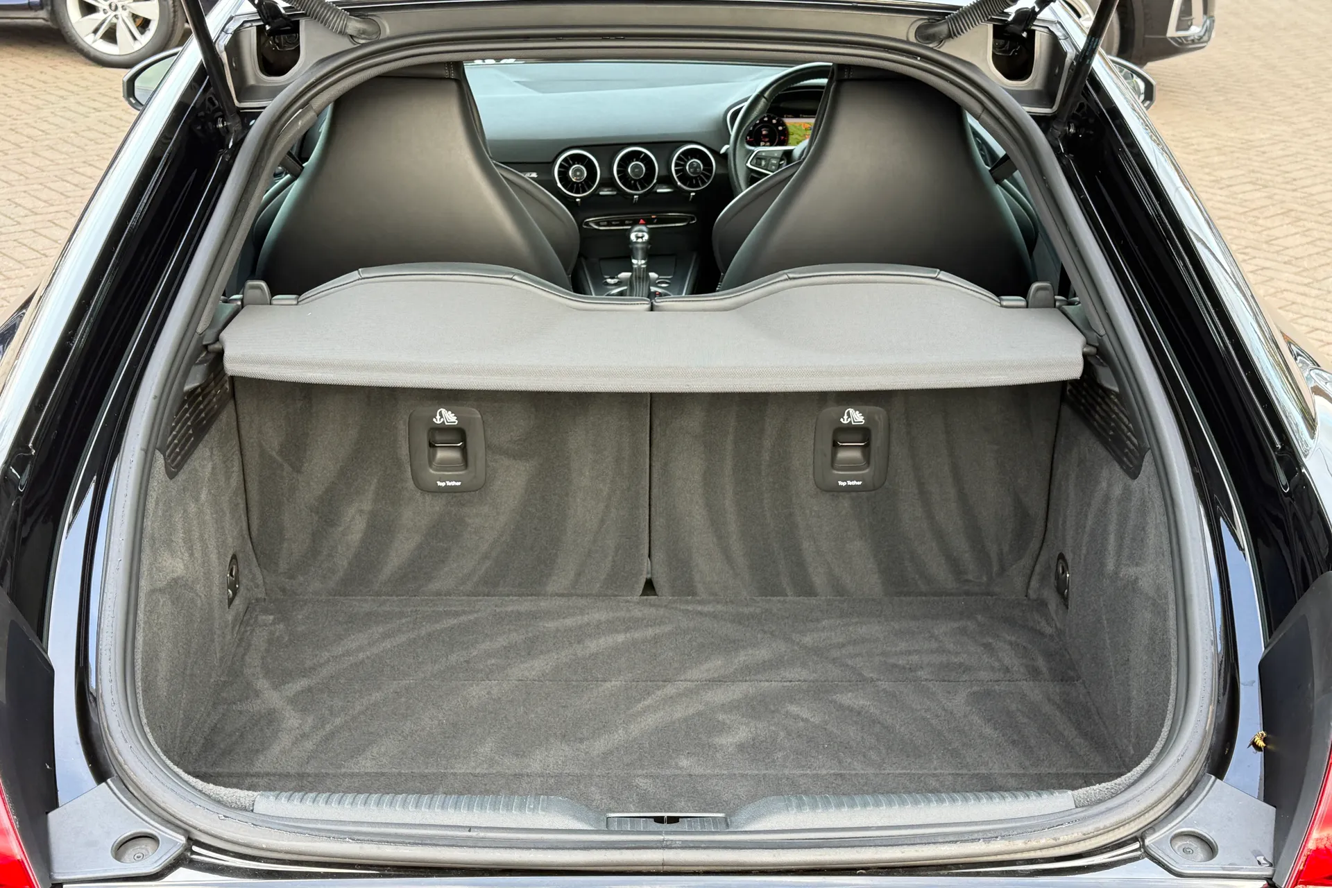 Audi TT thumbnail image number 30