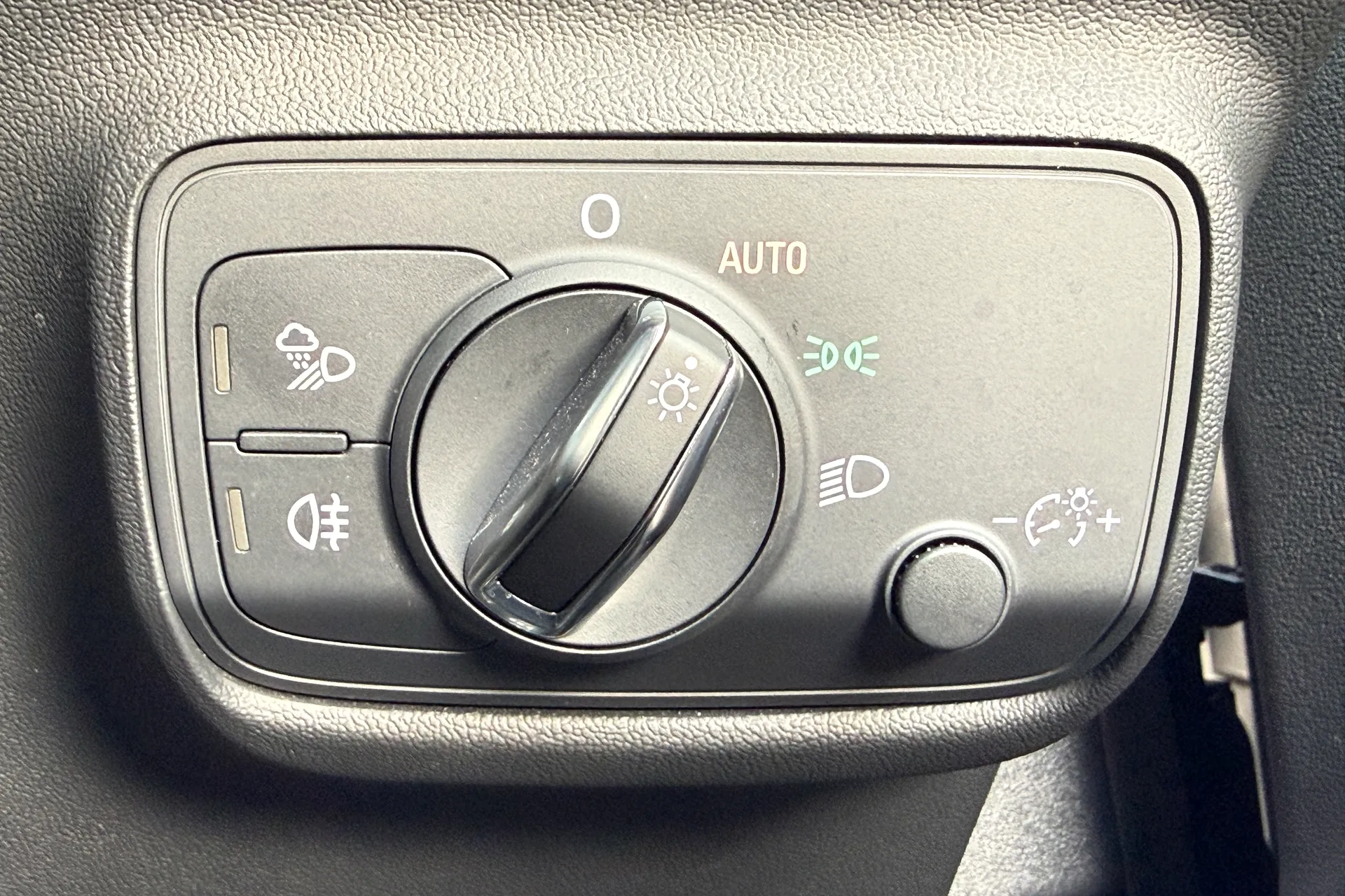 Audi TT thumbnail image number 19