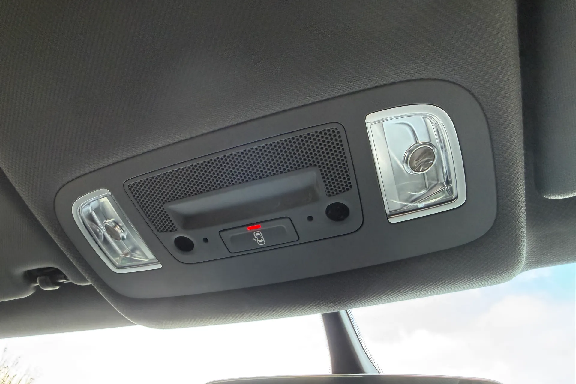 Audi TT thumbnail image number 16