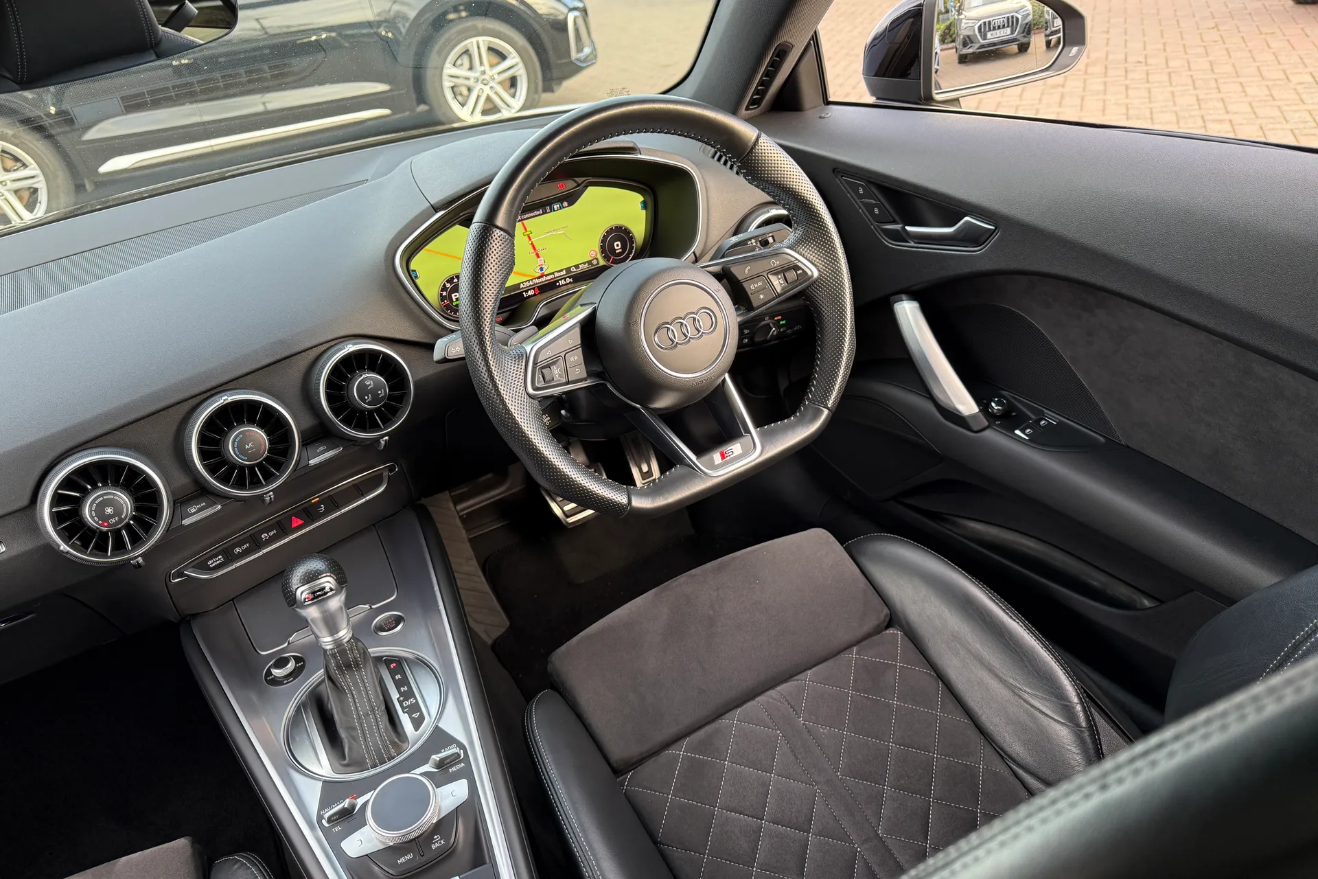 Audi TT thumbnail image number 36