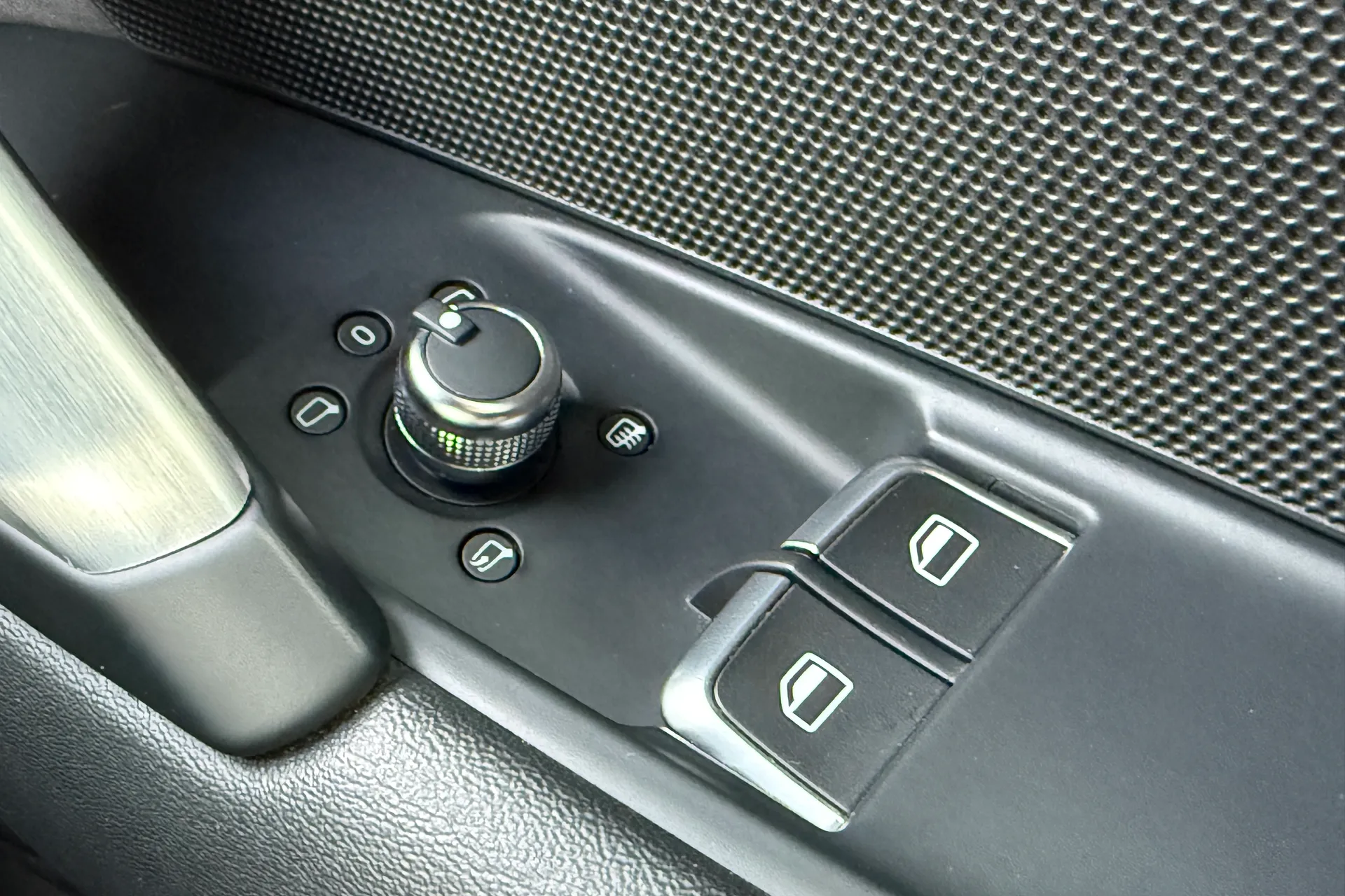 Audi TT thumbnail image number 15