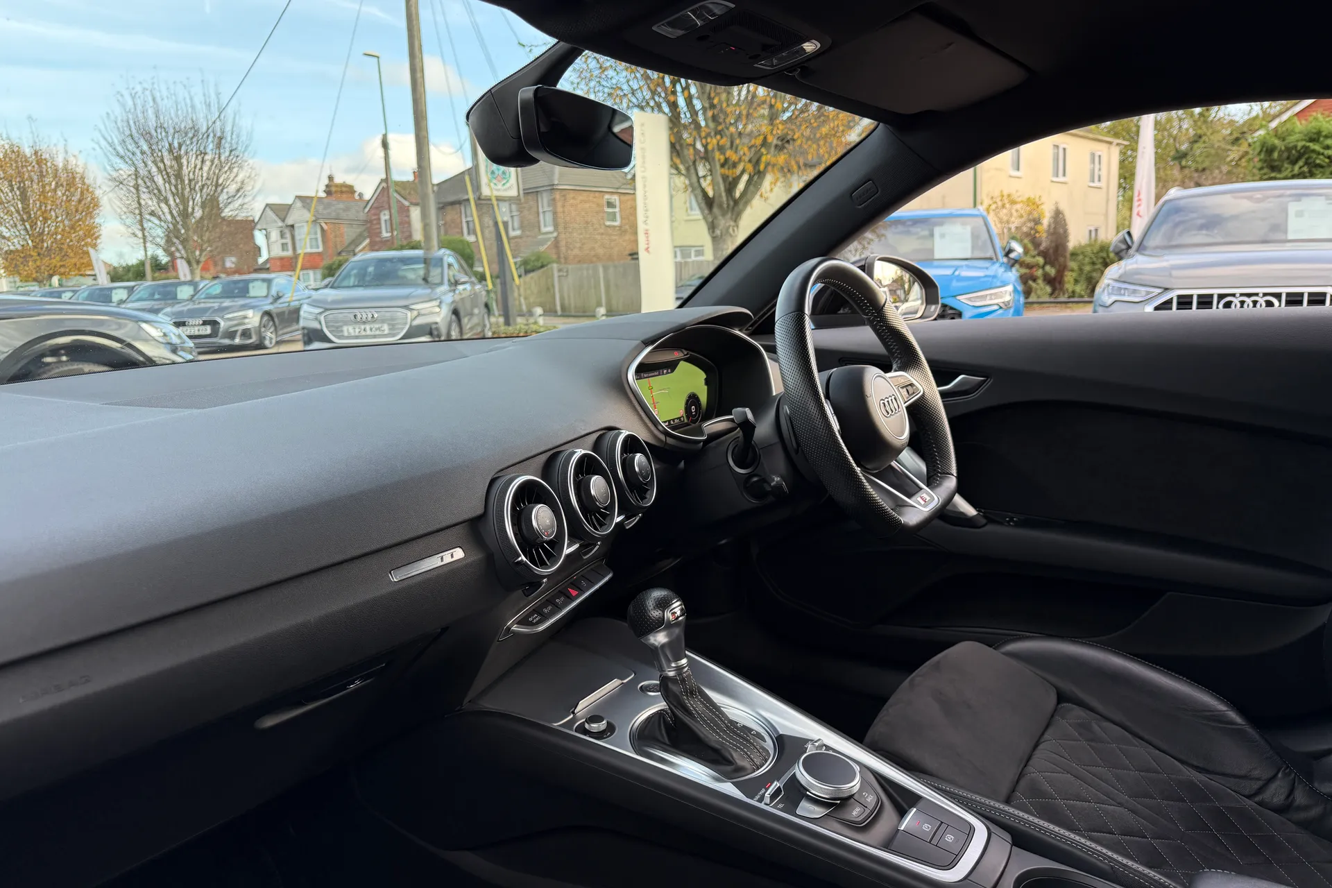 Audi TT thumbnail image number 25