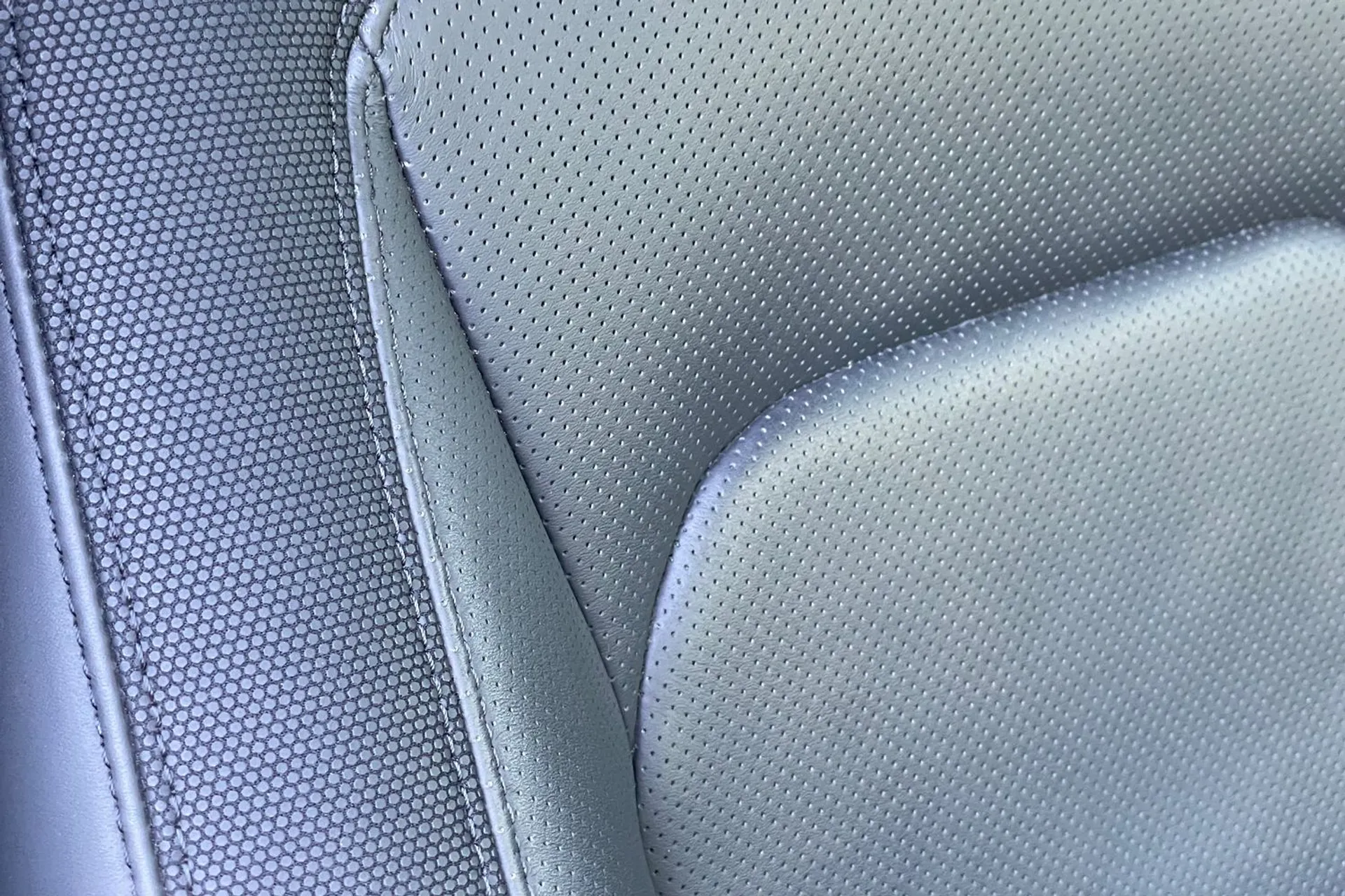 Volvo V60 thumbnail image number 36