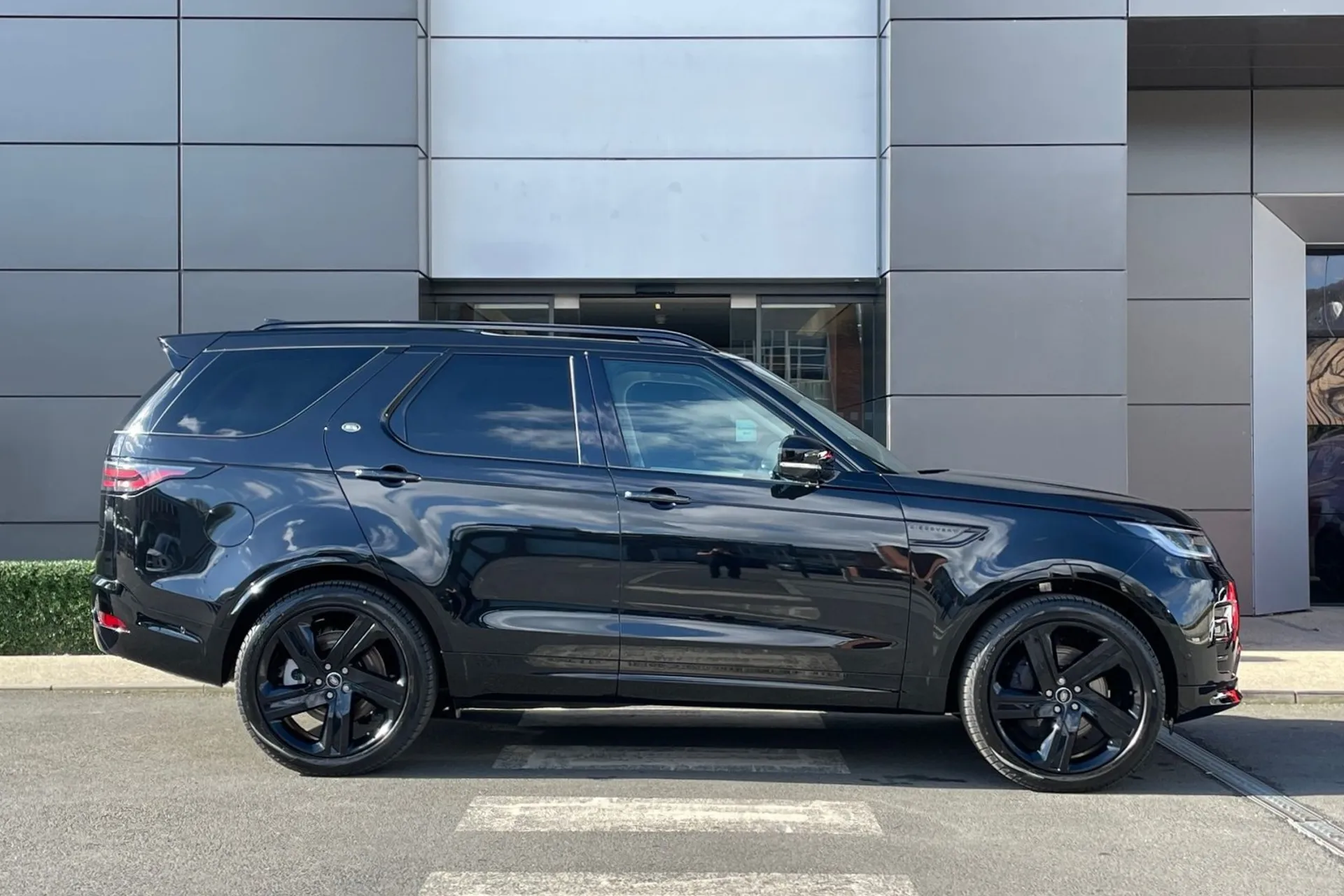 LAND ROVER DISCOVERY thumbnail image number 2