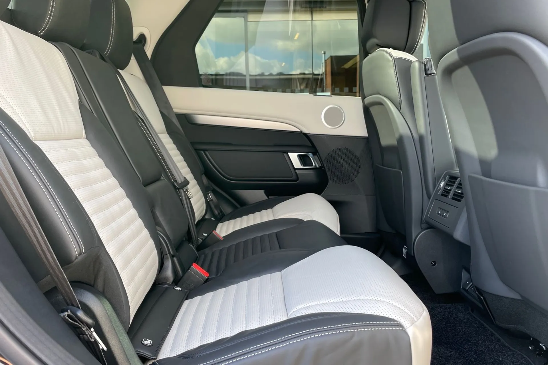 LAND ROVER DISCOVERY thumbnail image number 21