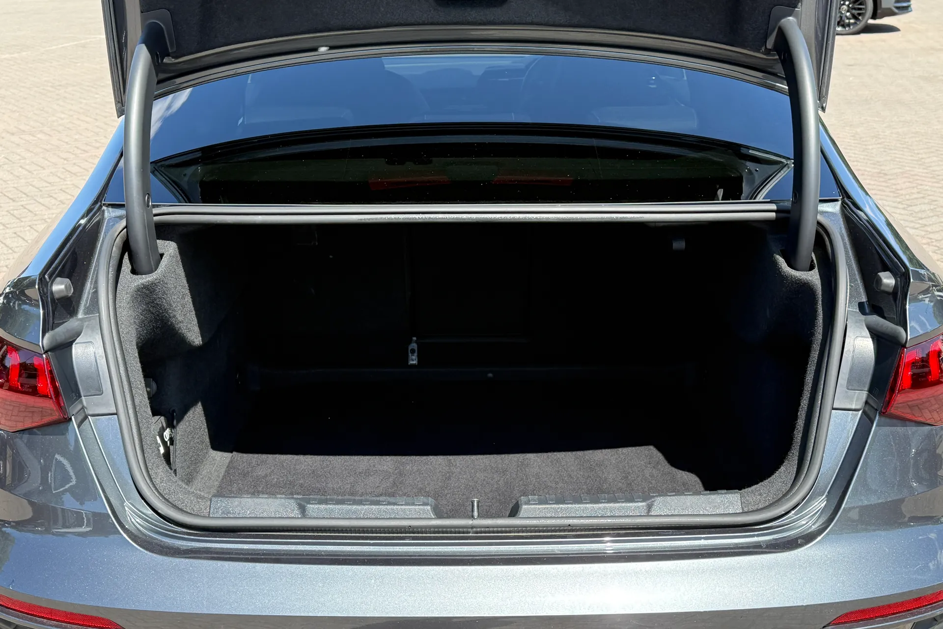 Audi A3 thumbnail image number 33
