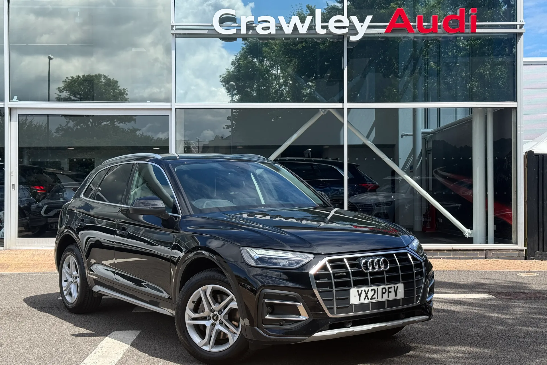 Audi Q5 focused image