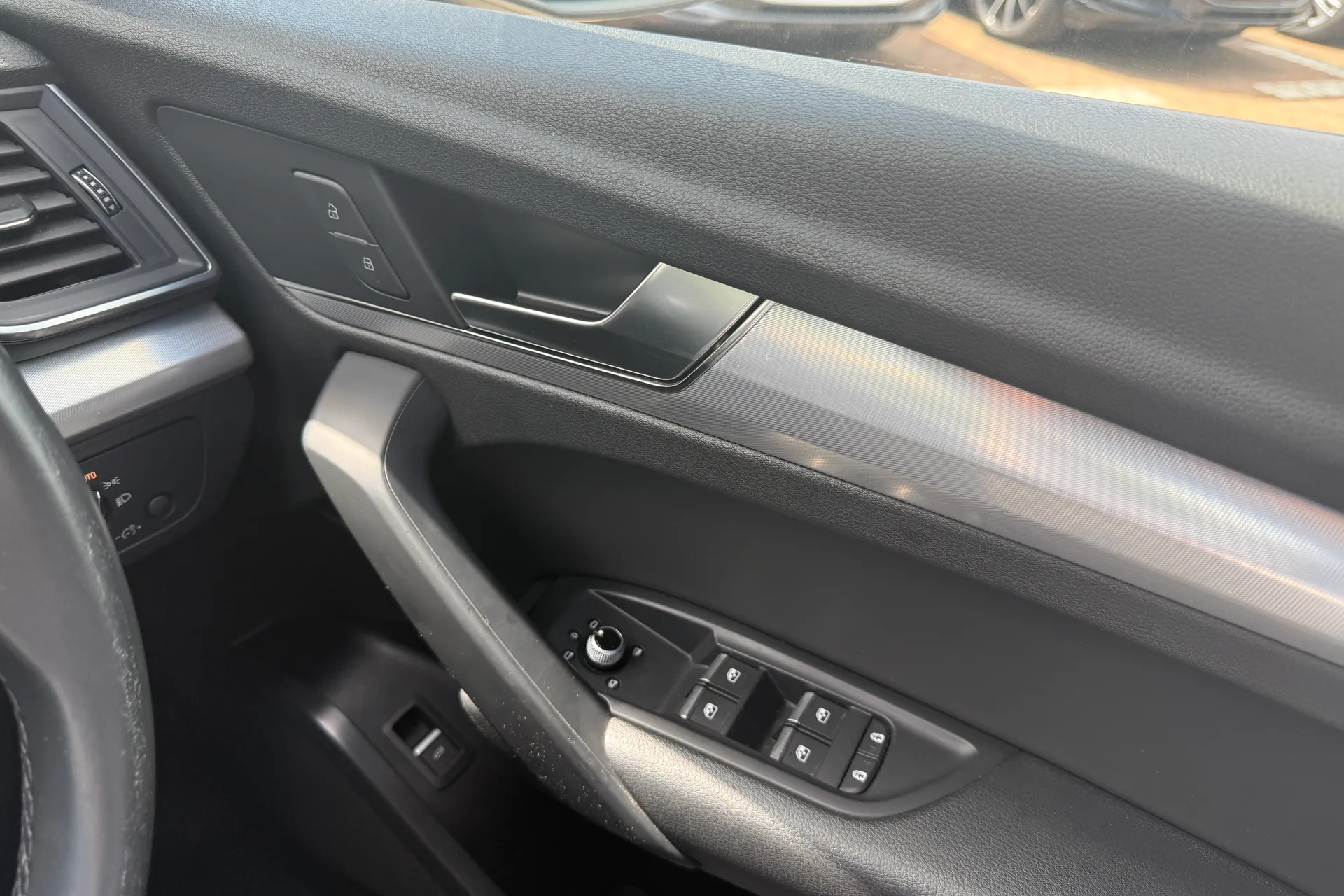 Audi Q5 thumbnail image number 25