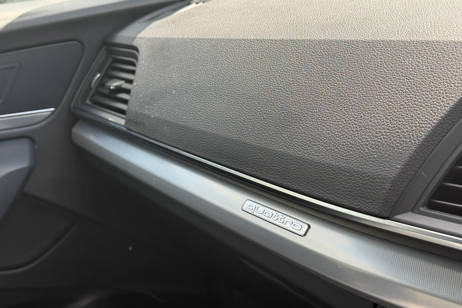 Audi Q5 thumbnail image number 15