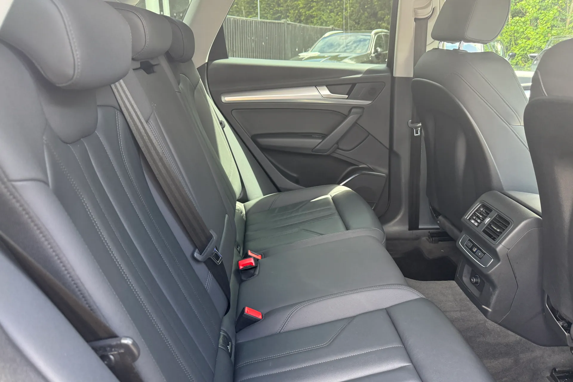 Audi Q5 thumbnail image number 32