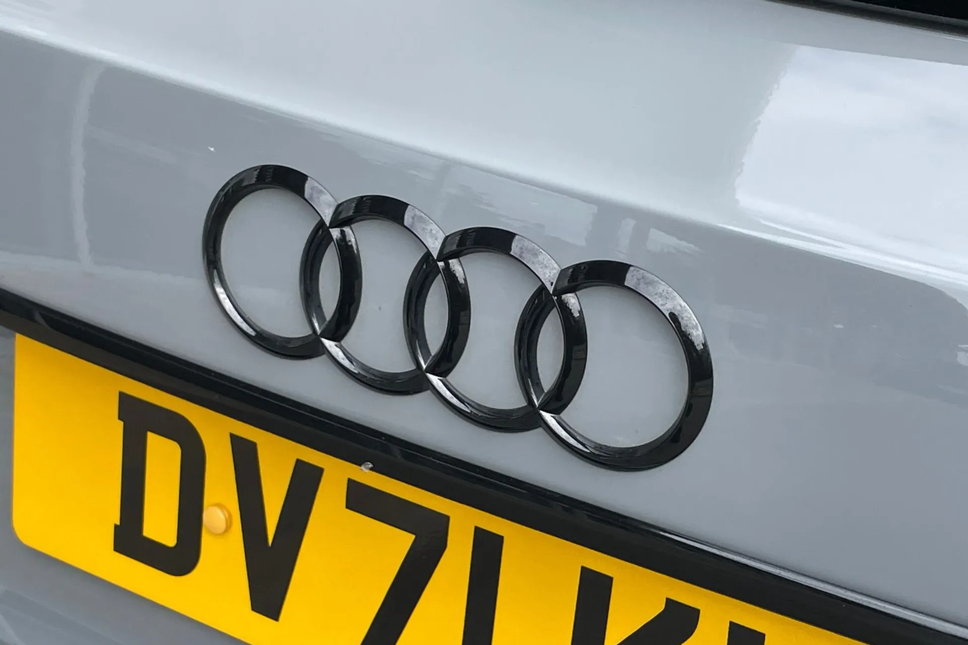 Audi RS4 thumbnail image number 50