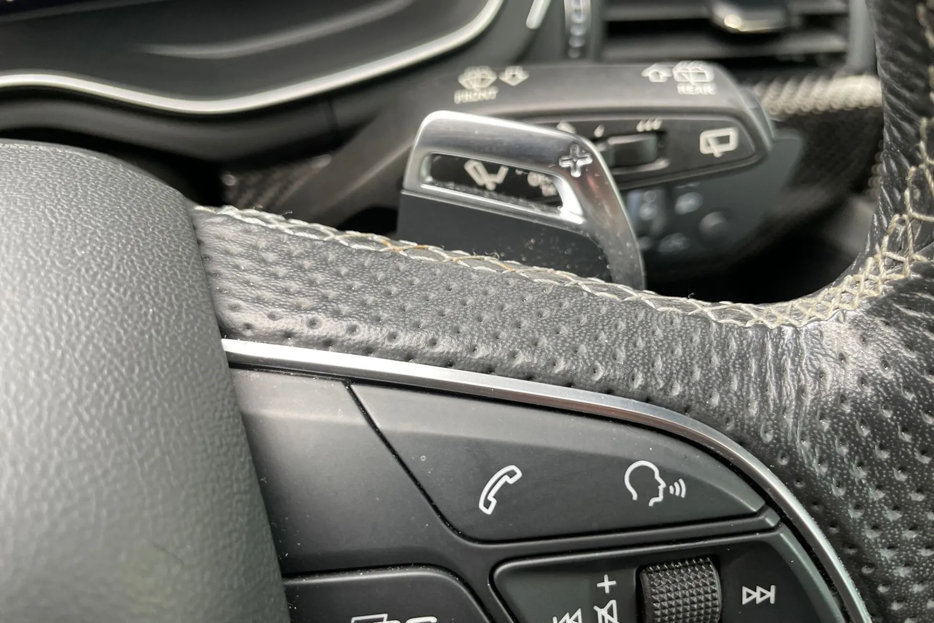 Audi RS4 thumbnail image number 58