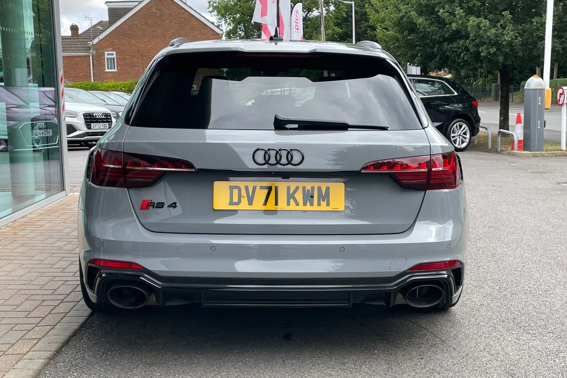Audi RS4 thumbnail image number 7