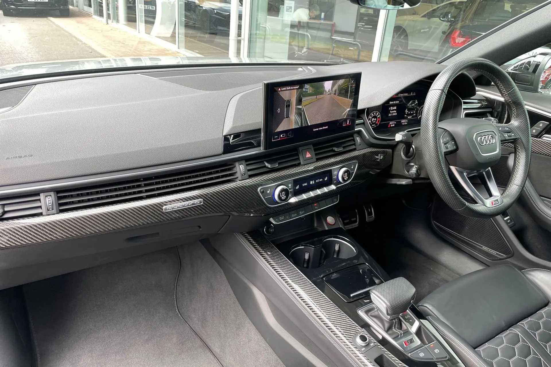 Audi RS4 thumbnail image number 26