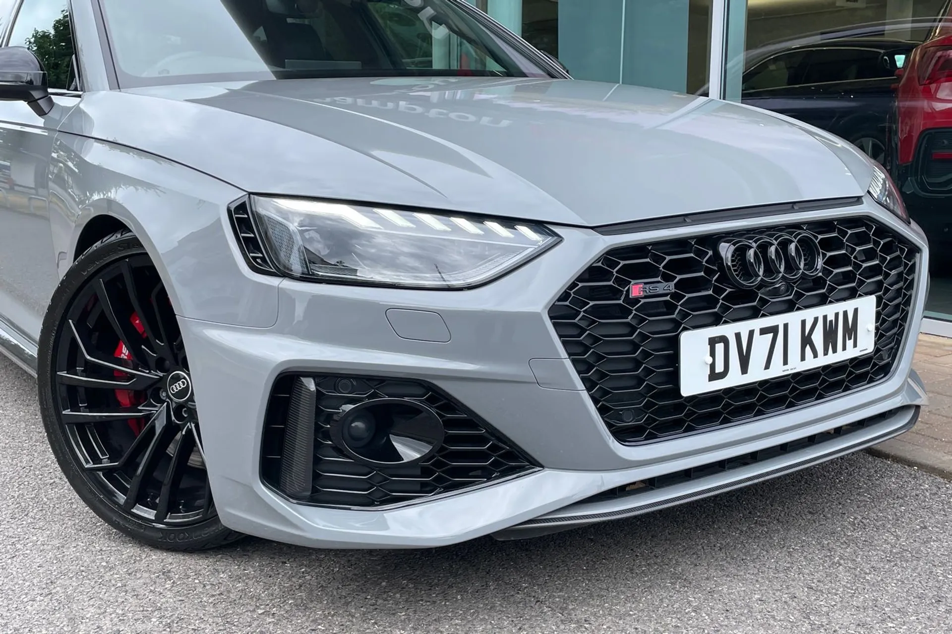 Audi RS4 thumbnail image number 5