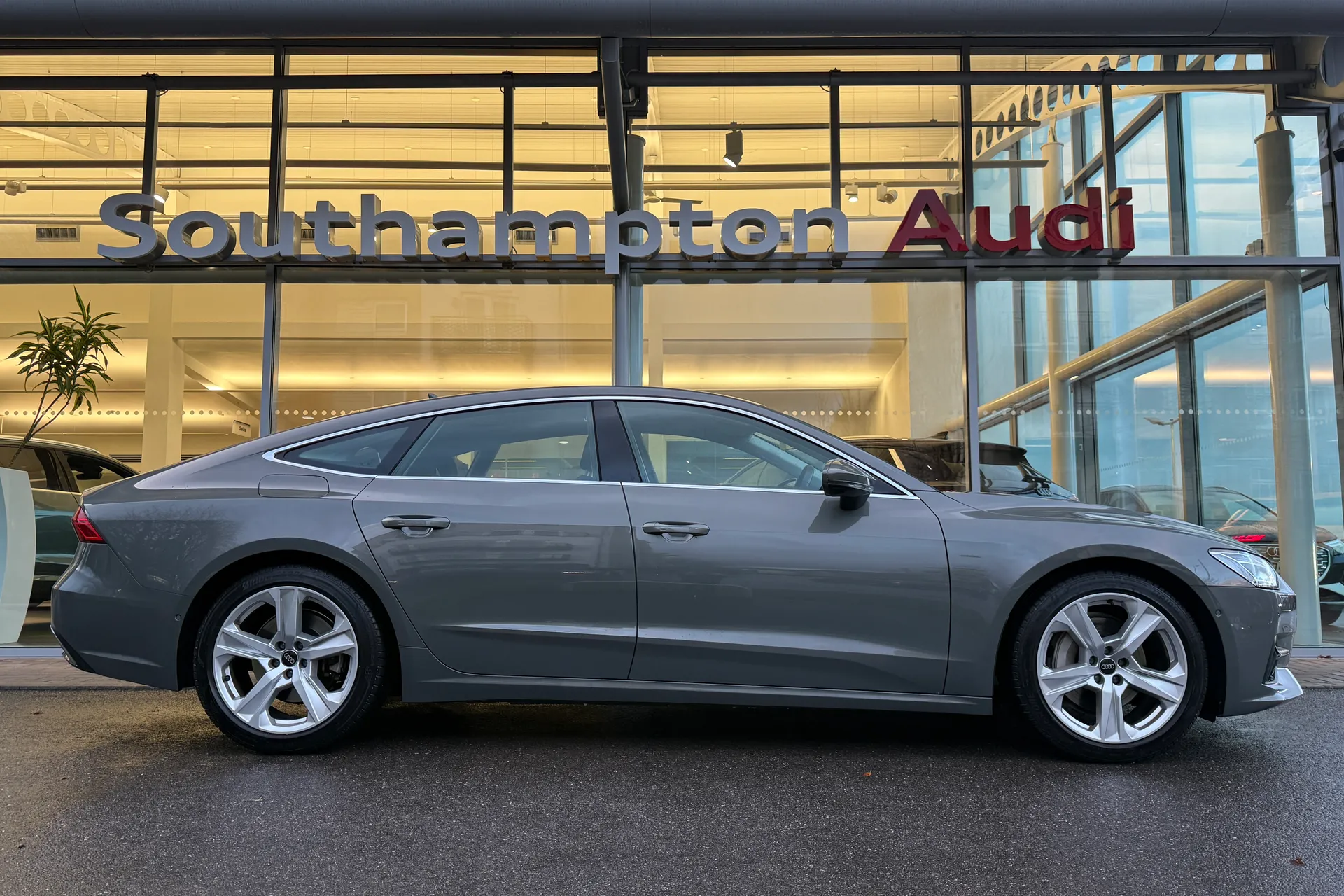 Audi A7 thumbnail image number 2