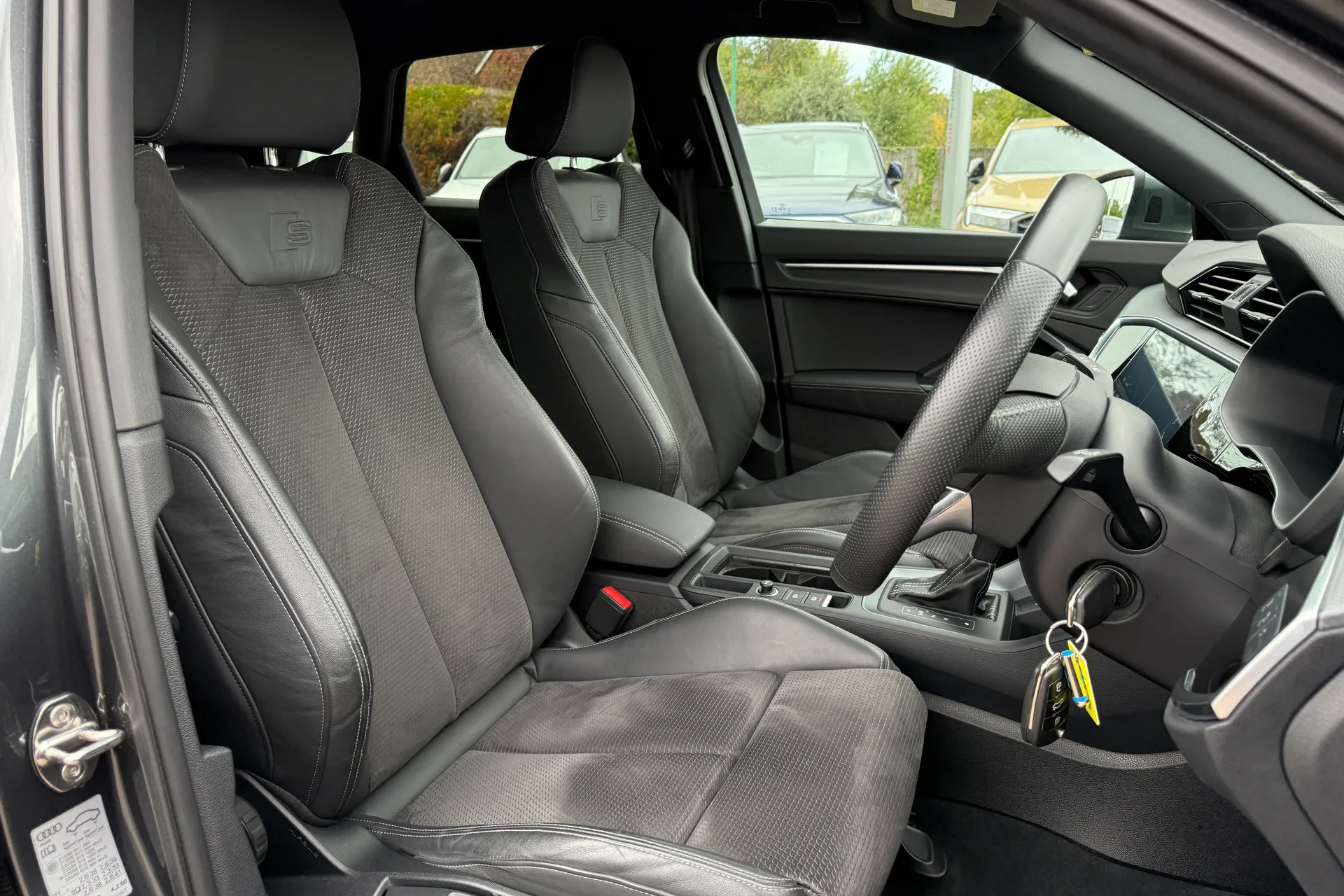 Audi Q3 thumbnail image number 27