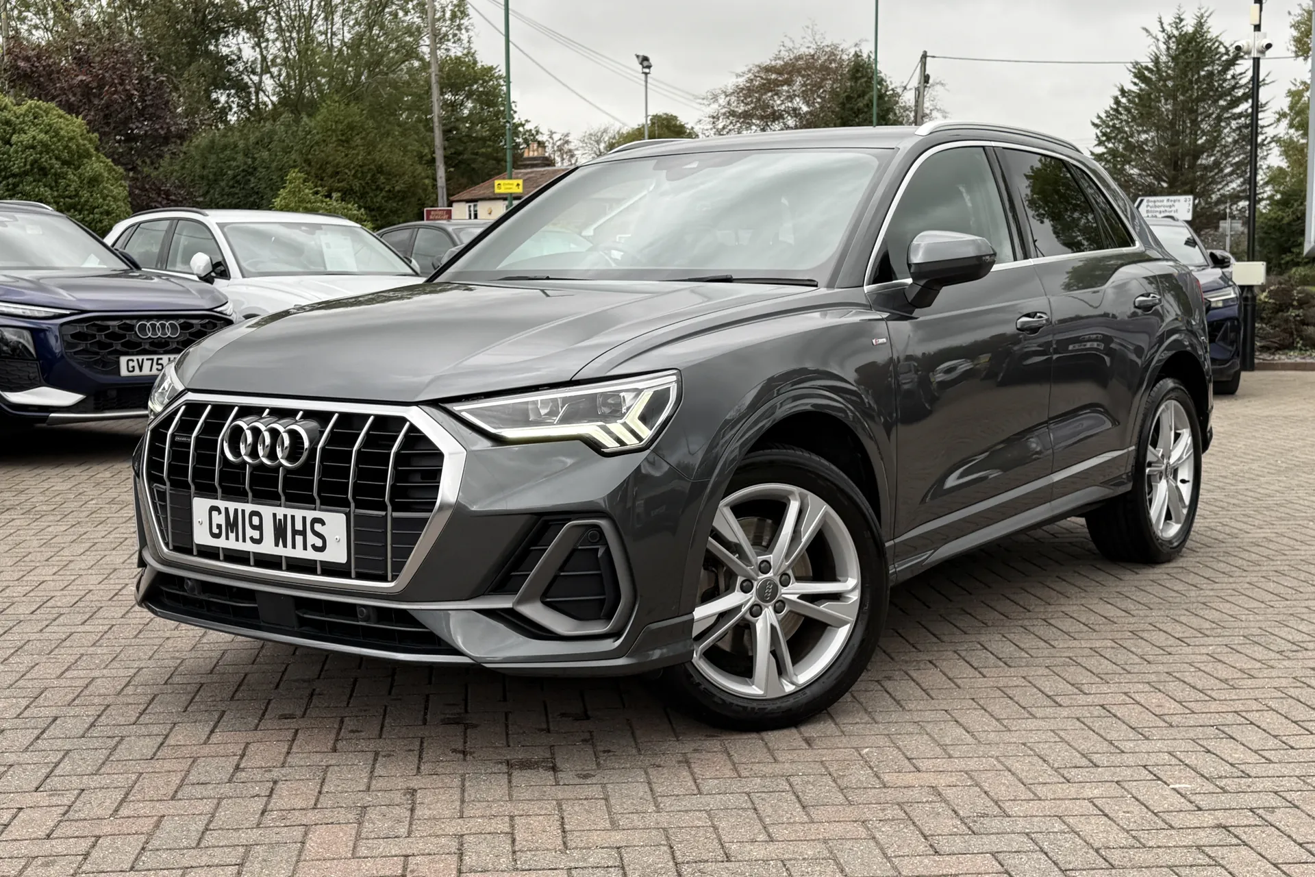 Audi Q3 thumbnail image number 26
